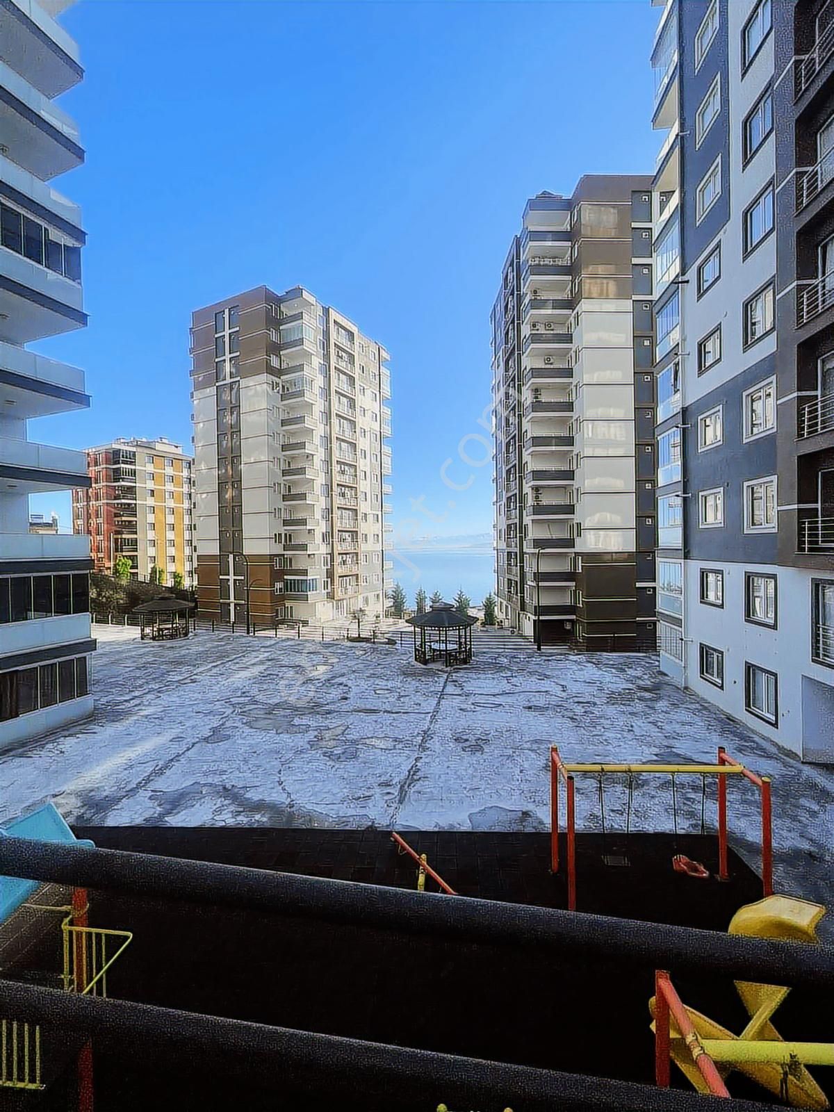 Ortahisar Yalıncak Mah.'de Satılık 5+1 Deniz Manzaralı Daire - Görsel 2