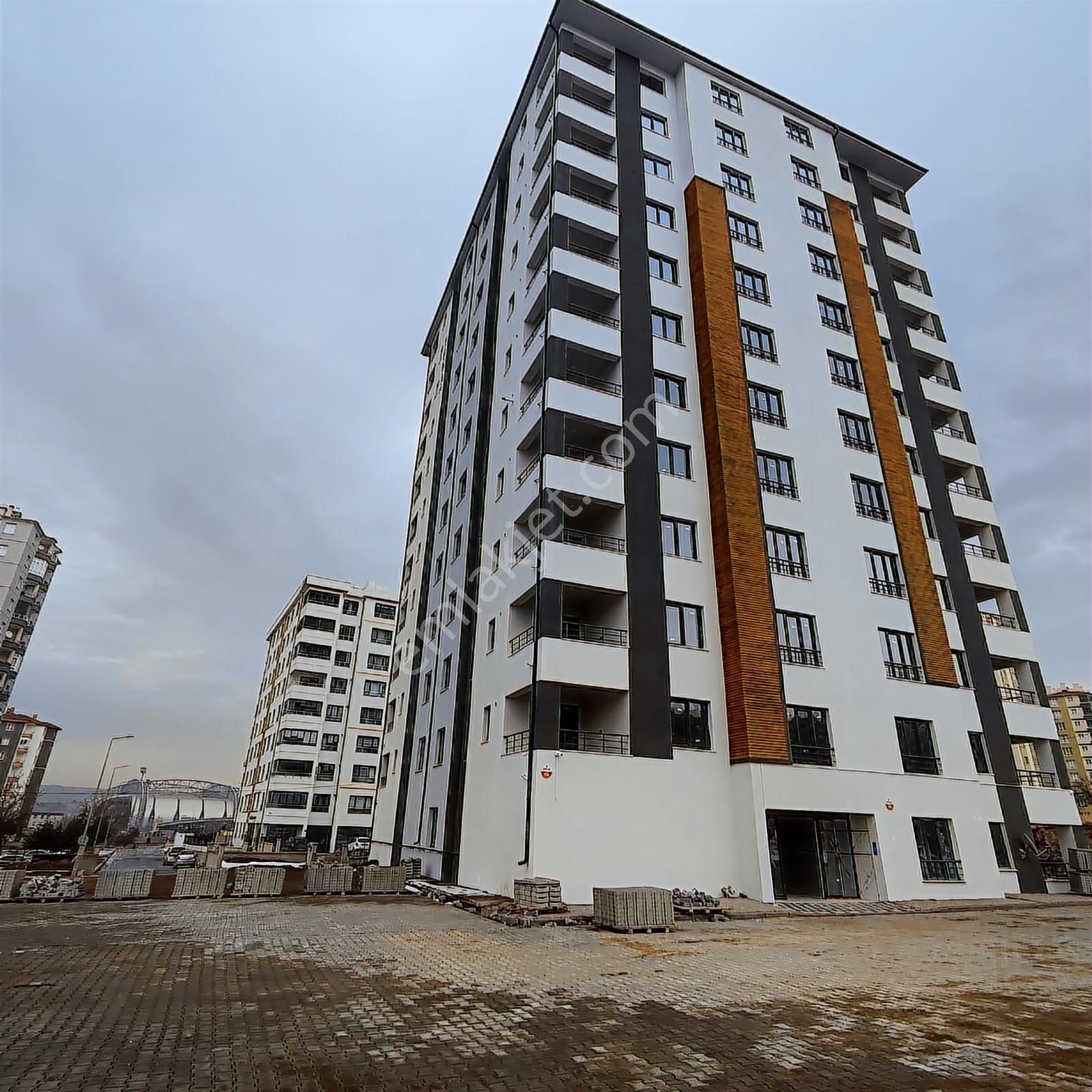 Esentepe Mahallesi Osb Güzergahında Satılık Sıfır 3+1 Daire