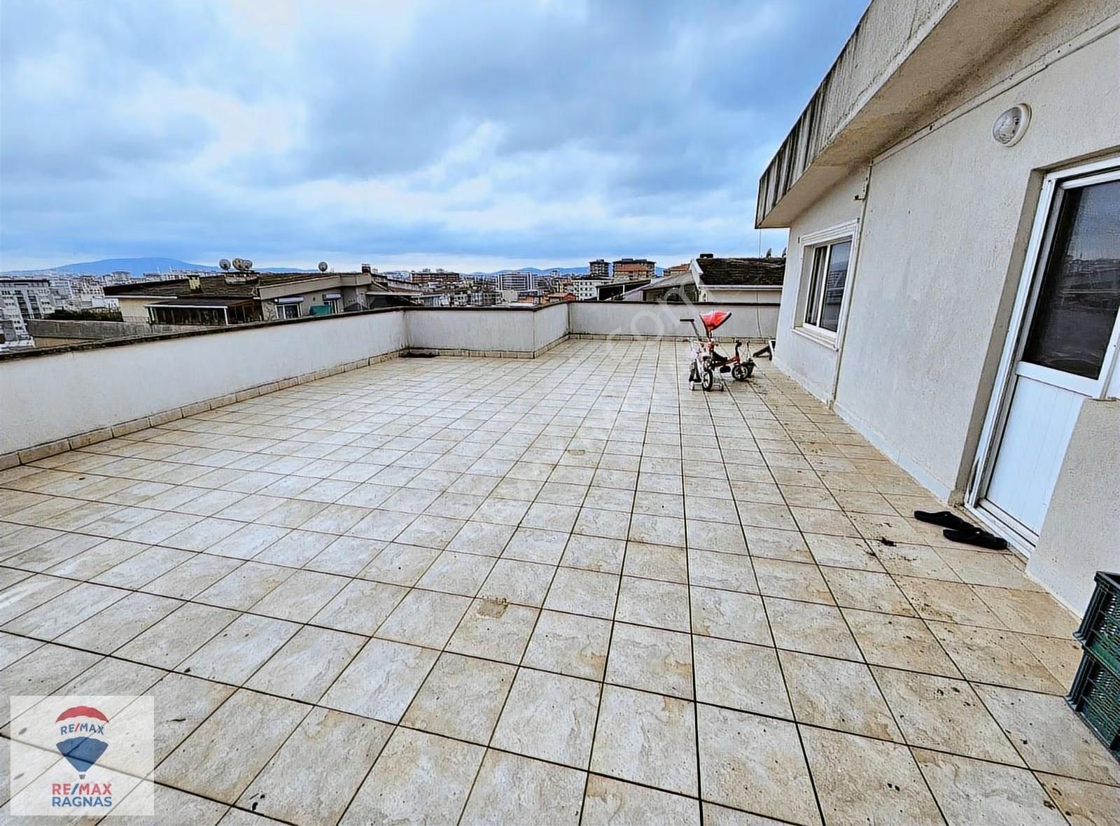 Taşdelenin Kalbinde Teraslı Çatı Dubleksi Keyifli Yaşam Alanı - Görsel 15