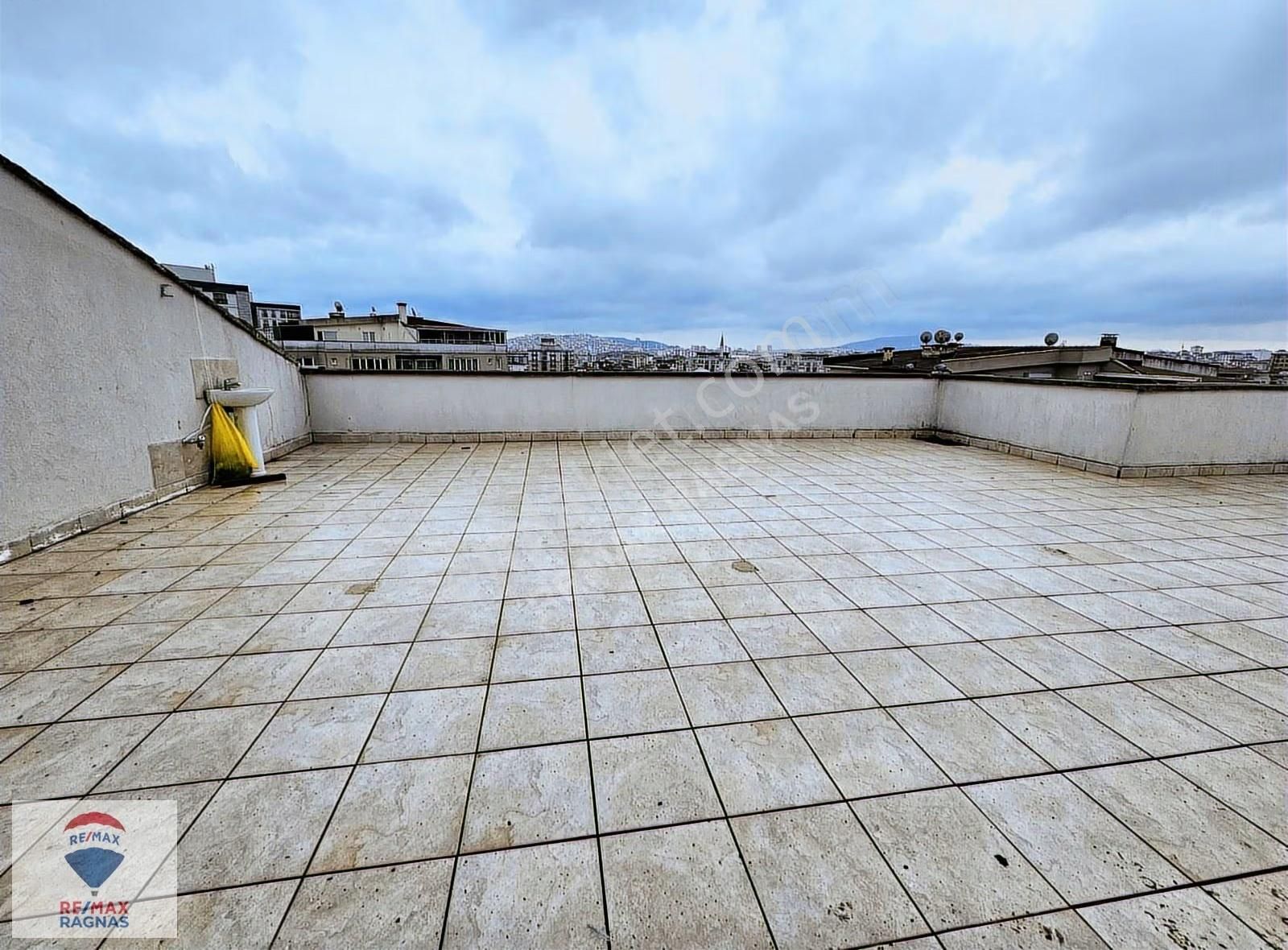 Taşdelenin Kalbinde Teraslı Çatı Dubleksi Keyifli Yaşam Alanı - Görsel 16