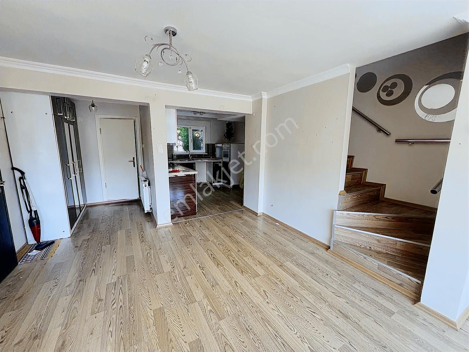 Şerefiyesi Yüksek Köşe Konumda Deniz Ve Doğa Manz.ikiz Villa - Görsel 25