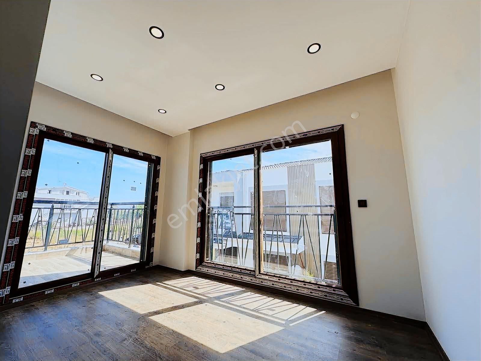 Güzelçamlı'da Tek Müstakil Geniş Bahçeli Satılık 3+1 Villa - Görsel 23