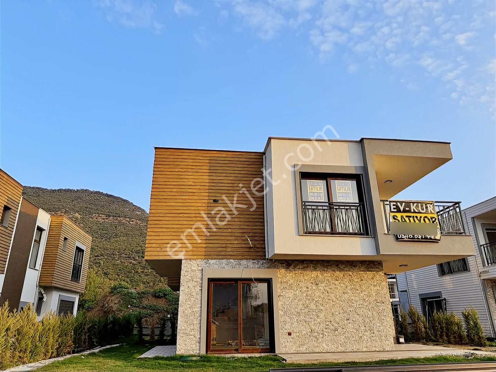 Güzelçamlı'da Tek Müstakil Geniş Bahçeli Satılık 3+1 Villa - Görsel 34