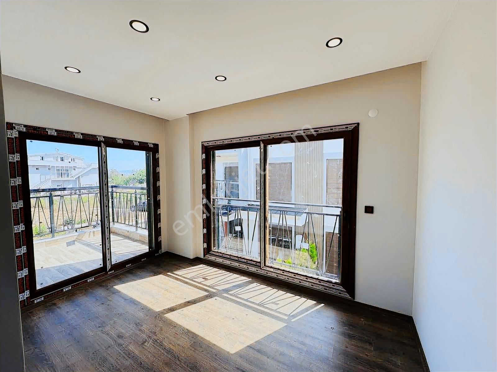 Güzelçamlı'da Tek Müstakil Geniş Bahçeli Satılık 3+1 Villa - Görsel 18