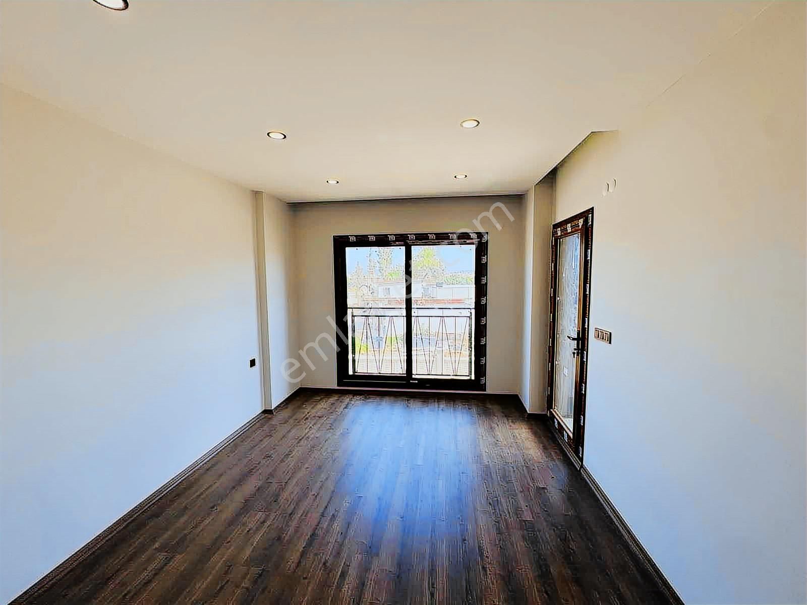 Güzelçamlı'da Tek Müstakil Geniş Bahçeli Satılık 3+1 Villa - Görsel 9