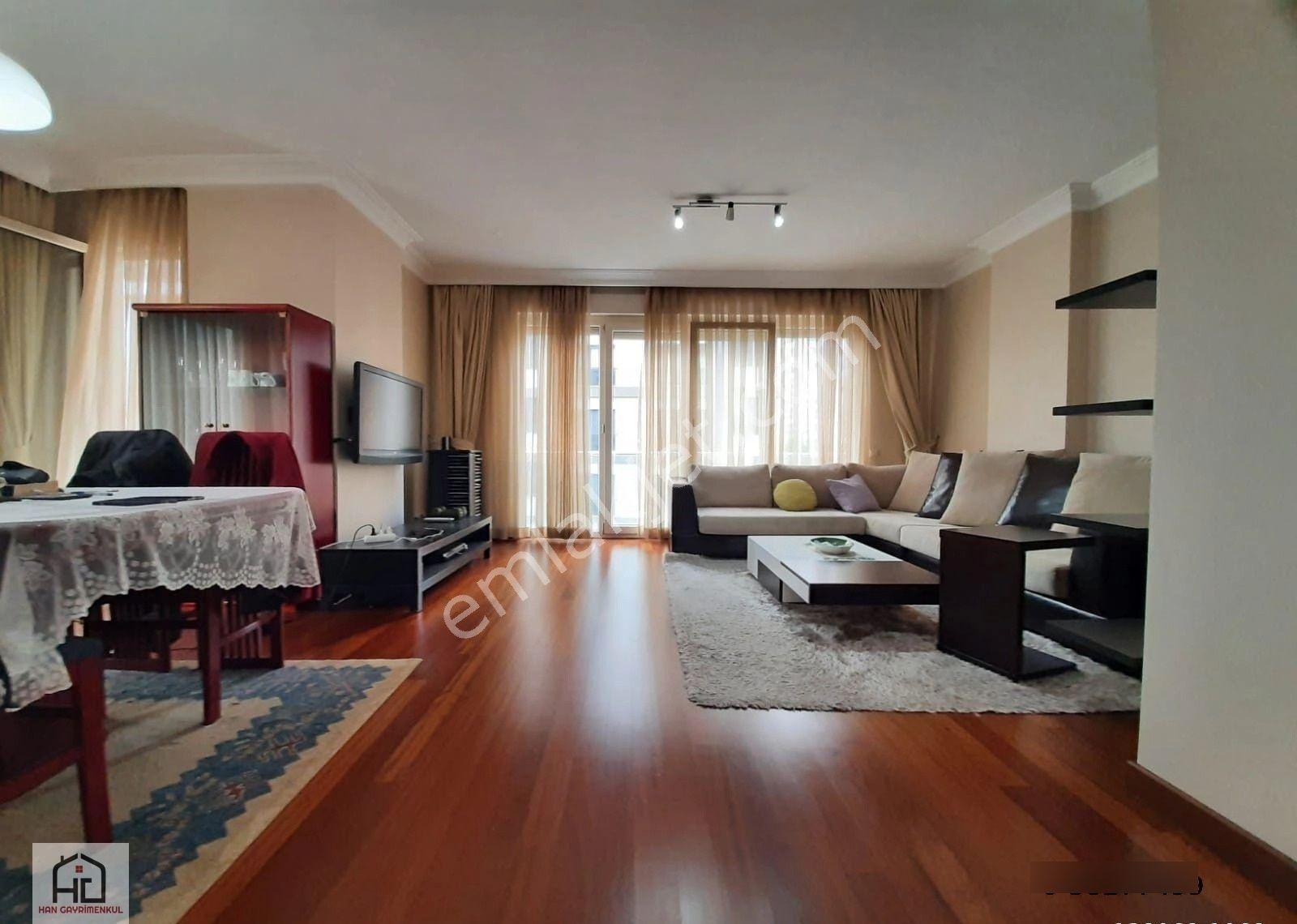 Caddebostan Sahilde 3+1 Balkonlu Kelepir Yeni Bina!!