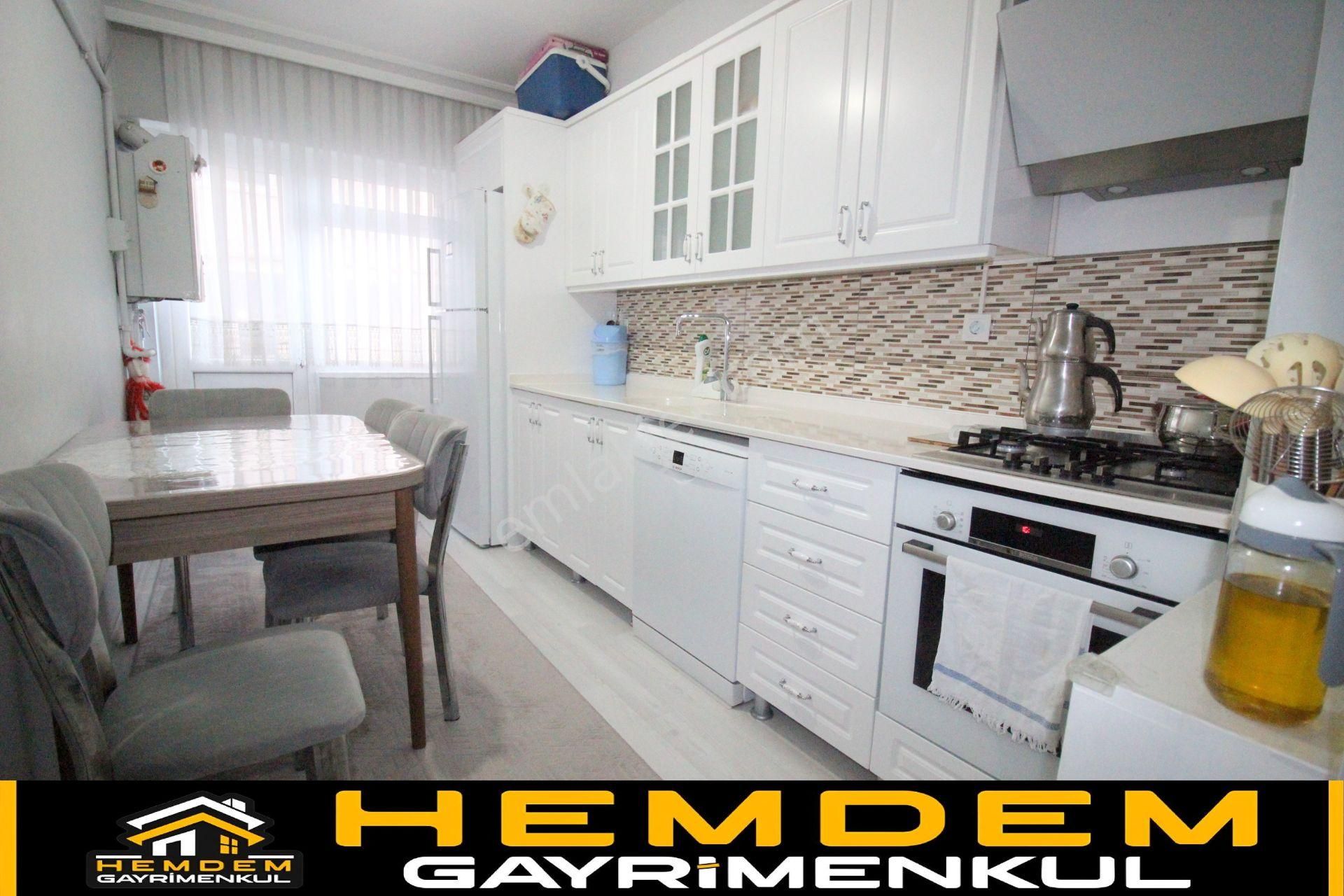 Hemdem Gayrimenkul'den 30 Ağustos'ta Arakatta 3+1 Satılık Daire