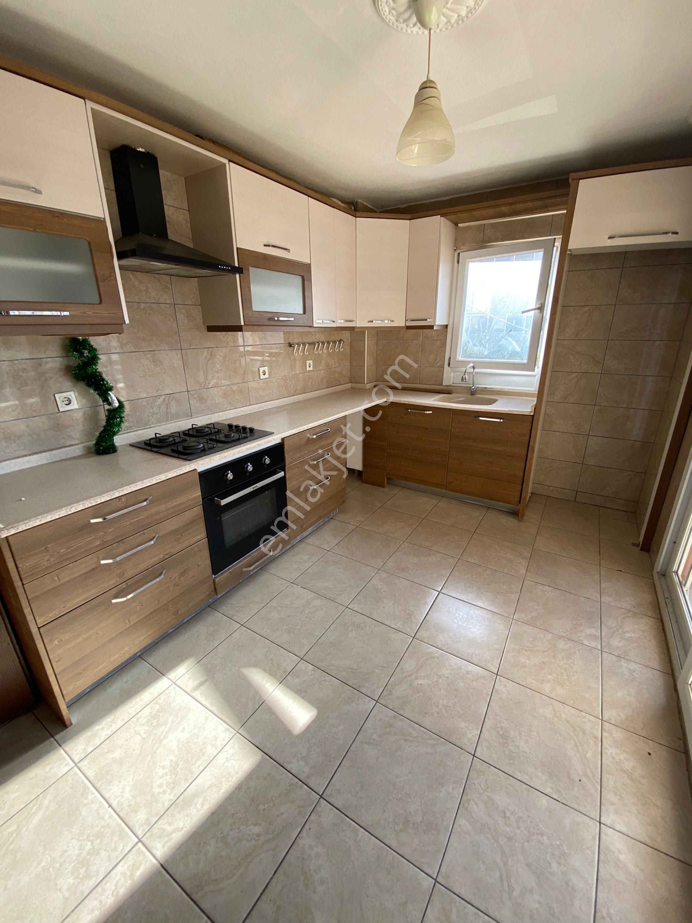 Yelki’de Merkezi Konumda 4+1 Doğalgazlı Geniş Ara Kat Daire… - Görsel 2