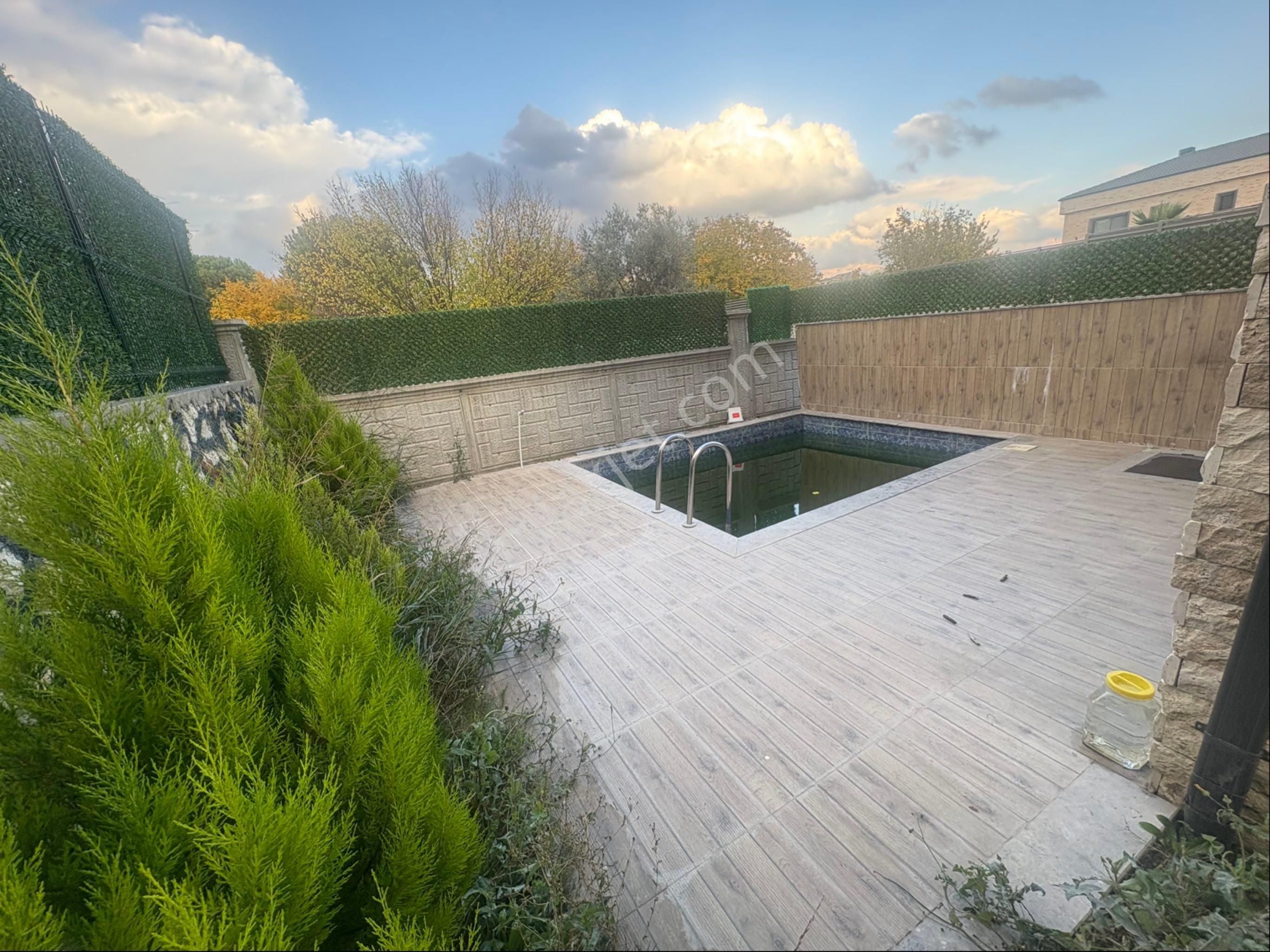 Havuzlu Müstakil Bahçeli Kapalı Mutfak 4+1 Tripleks Villa - Görsel 4