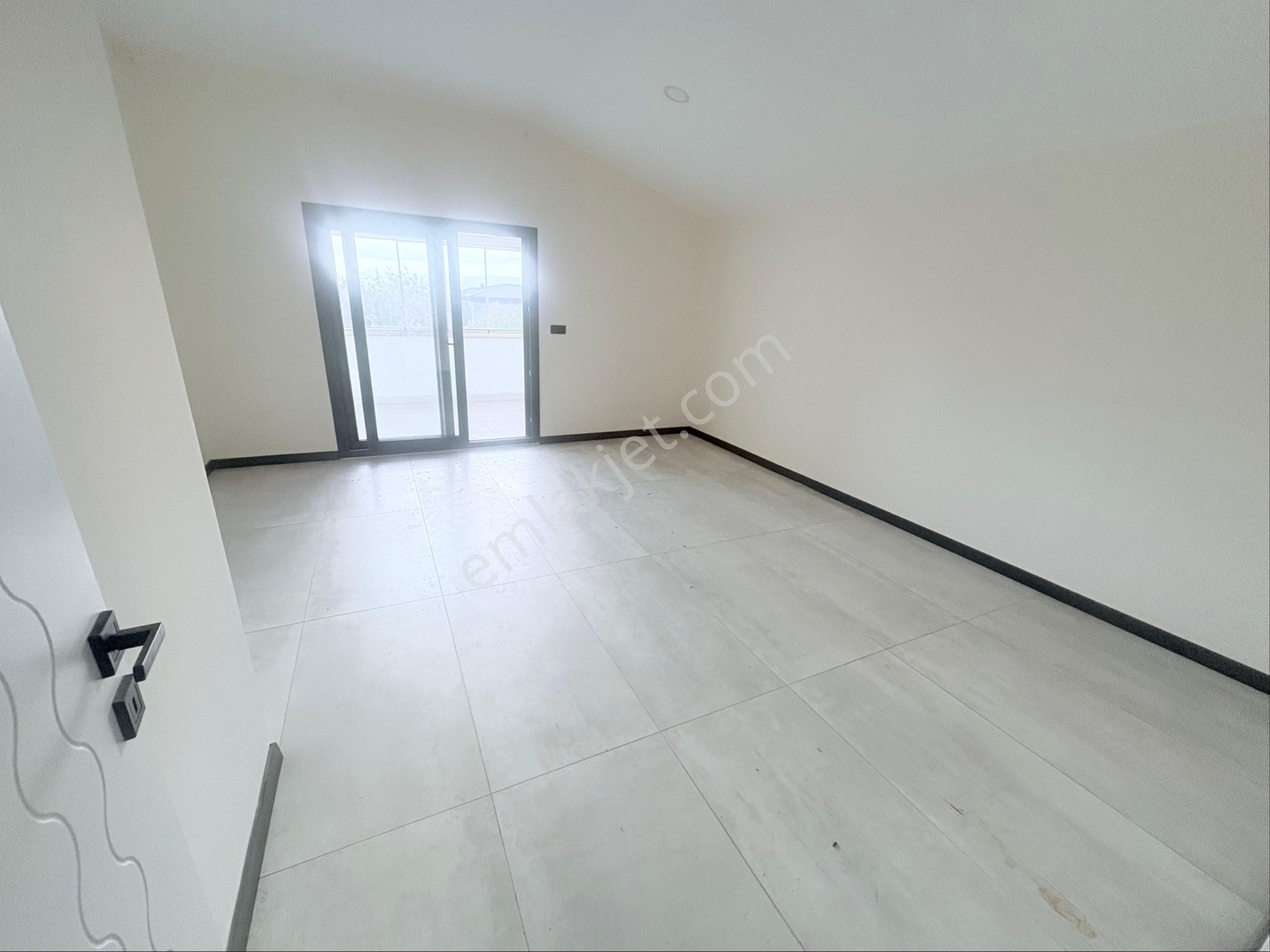 Havuzlu Müstakil Bahçeli Kapalı Mutfak 4+1 Tripleks Villa - Görsel 25