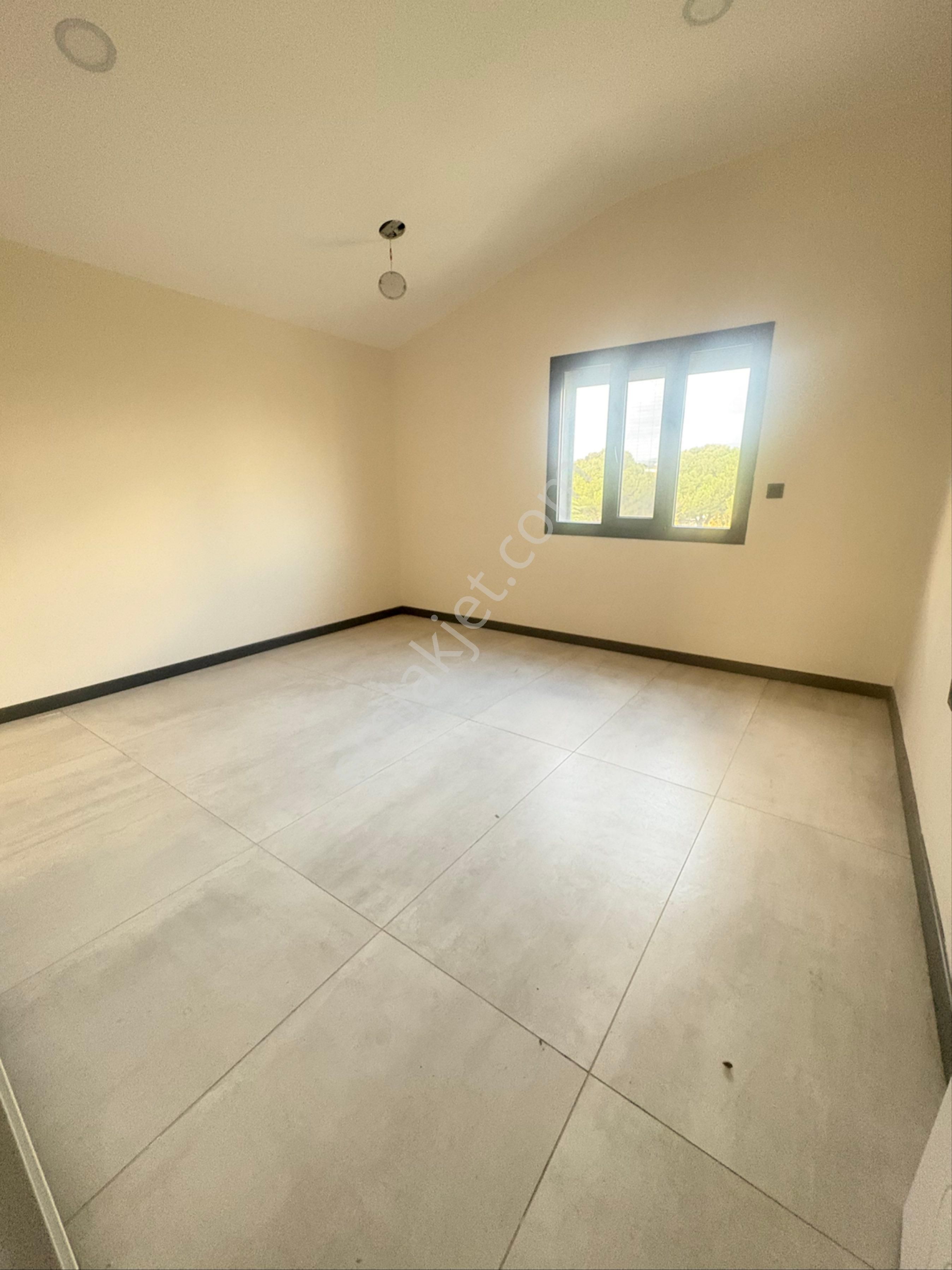 Havuzlu Müstakil Bahçeli Kapalı Mutfak 4+1 Tripleks Villa - Görsel 33