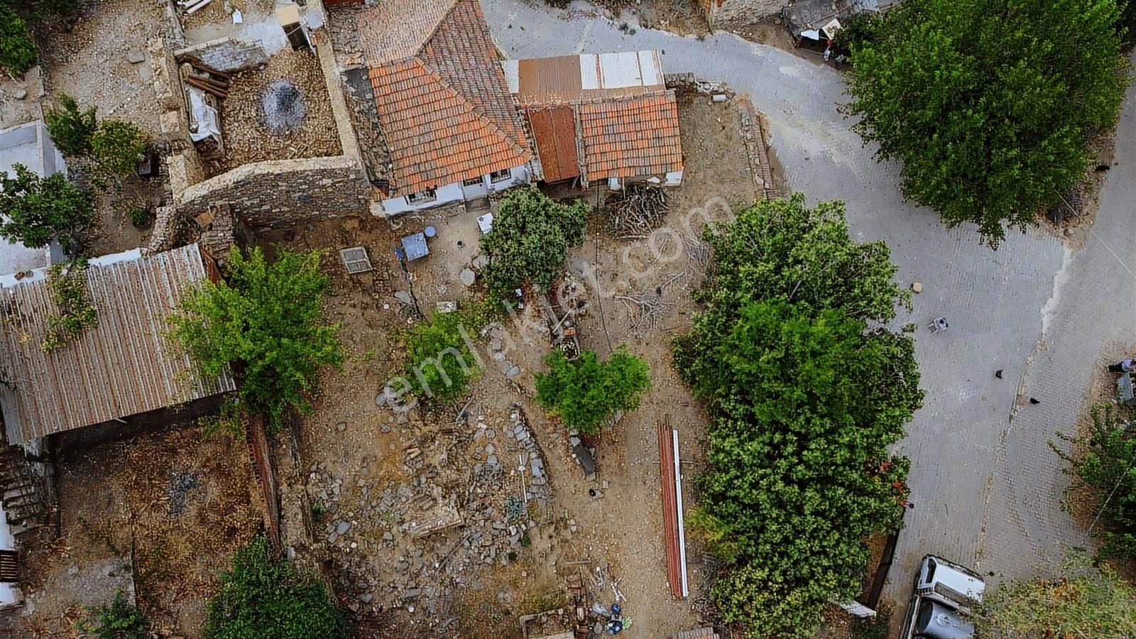 Kent Gayrimenkul'den Tire Peşrefli'de Numaratajlı Arsa - Görsel 8