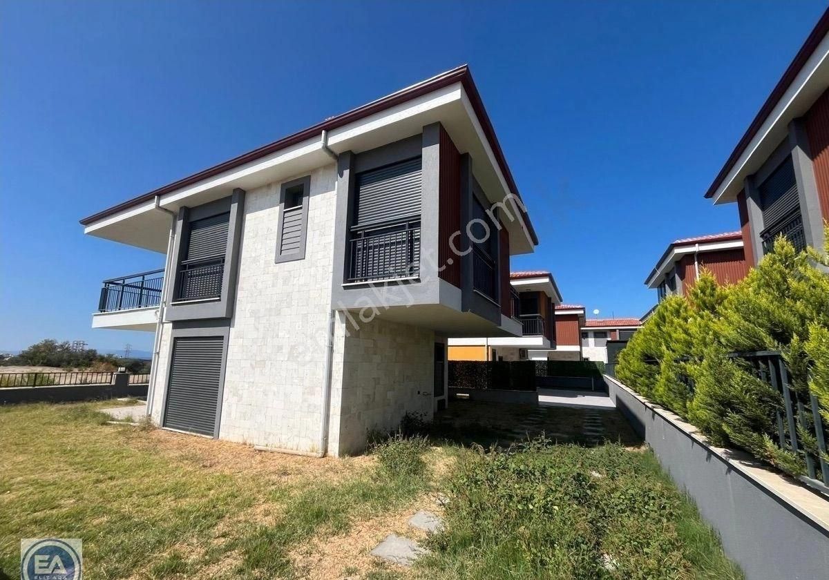 Kuşadası Davutlar’da Tek Müstakil Özel Havuzlu 3 + 1 Satılık - Görsel 23