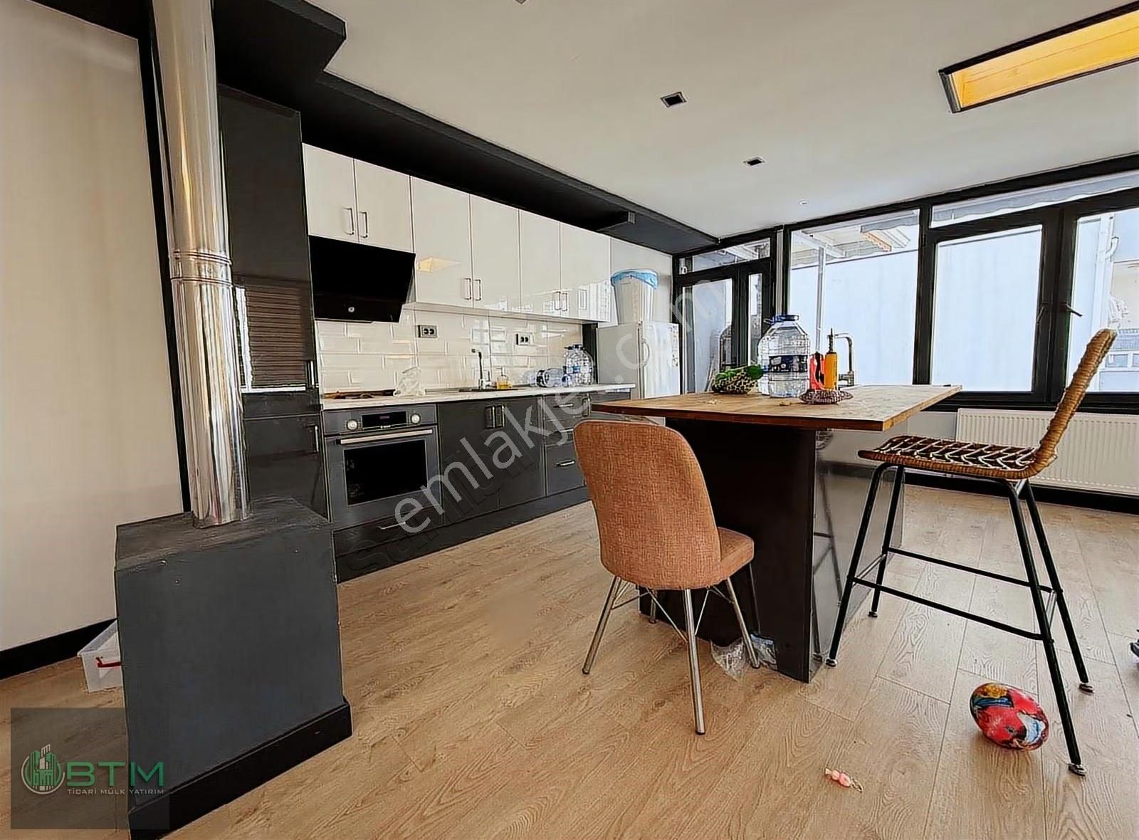 Elvankent Atakent'te E. Banyolu Teraslı Katta Dubleks - 4+2