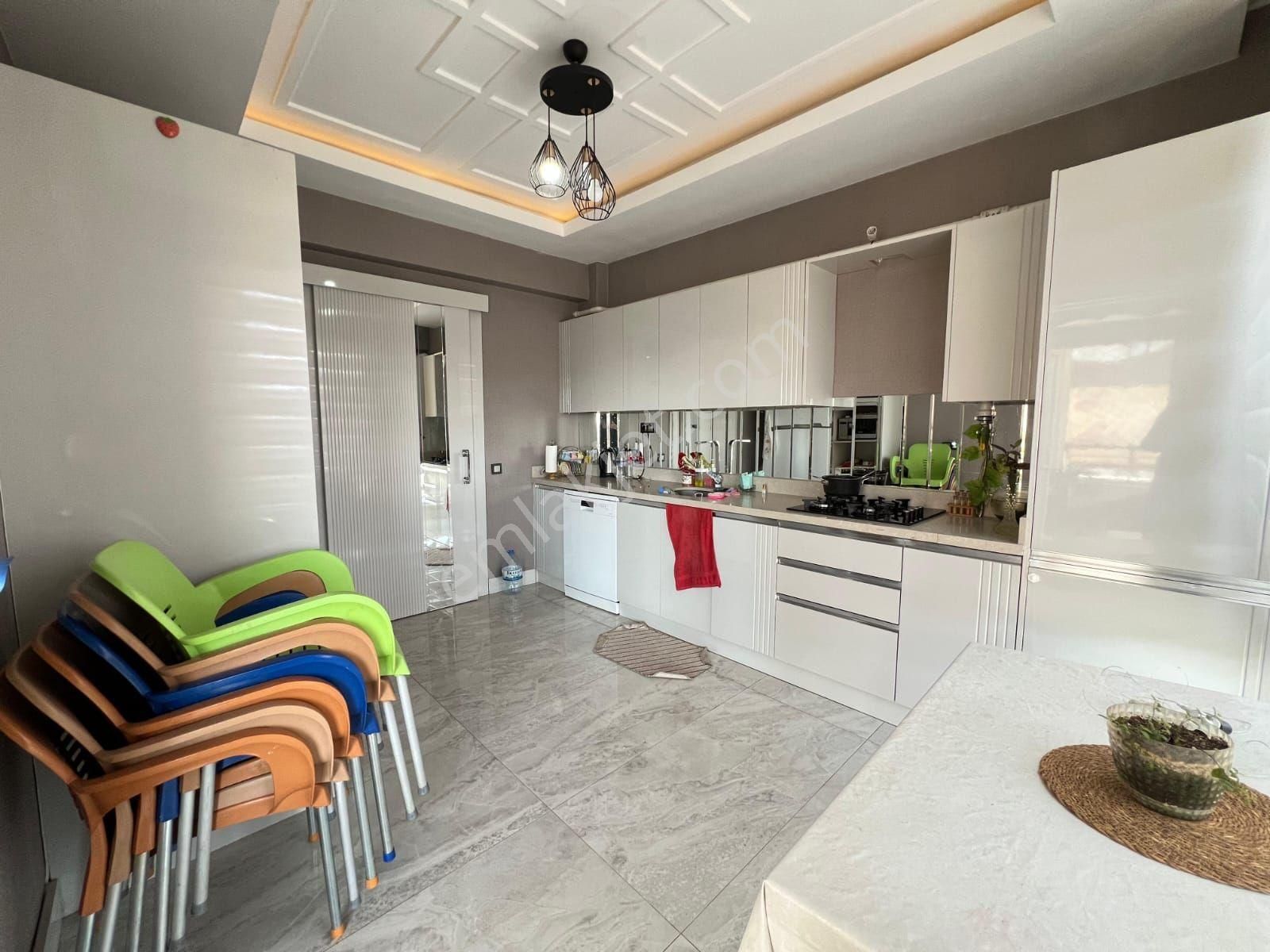 Emlak Diyarından Akkent'te 3,5+1 Merkezi Konumda Satılık Daire - Görsel 6