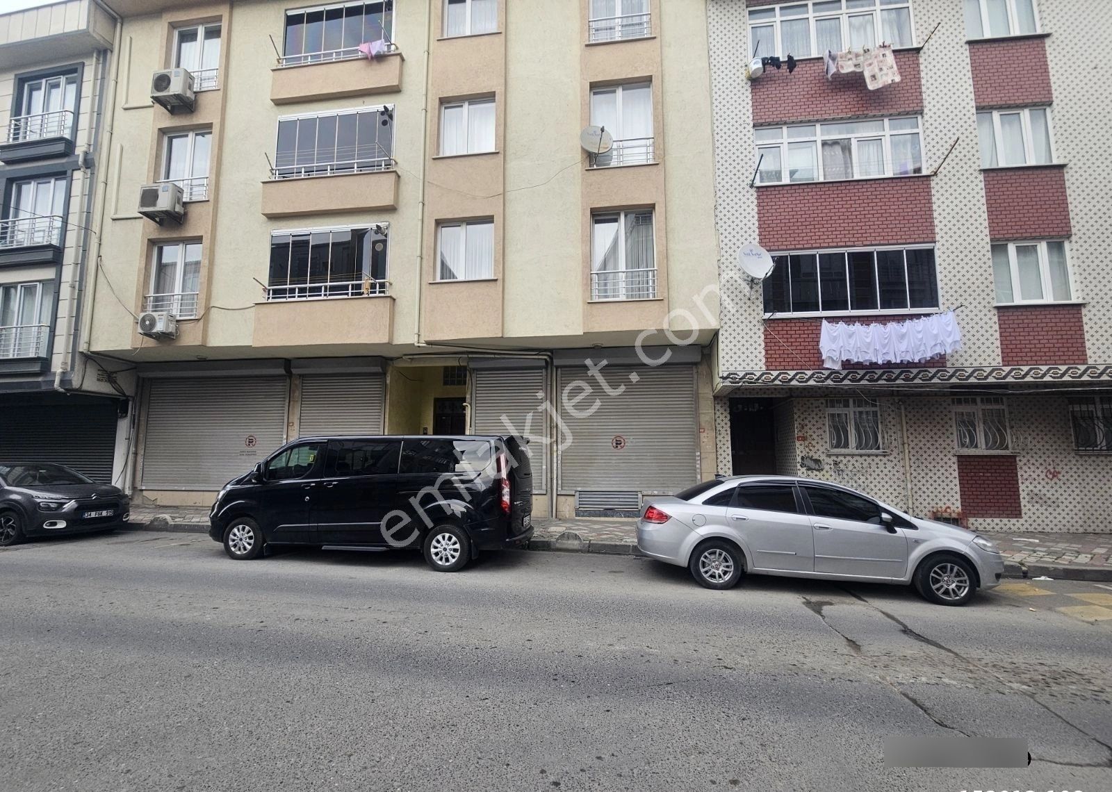 Bagcılar Yüzyıl 42 Evler Mevkinde Satılık Yüksek Depo