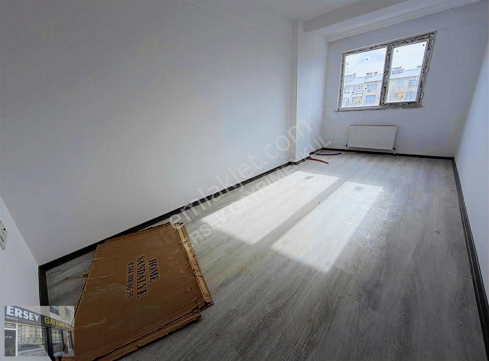 Ersev'den Sütlüce'de Marmaralı Sokak Yakını 70 M2 2+0