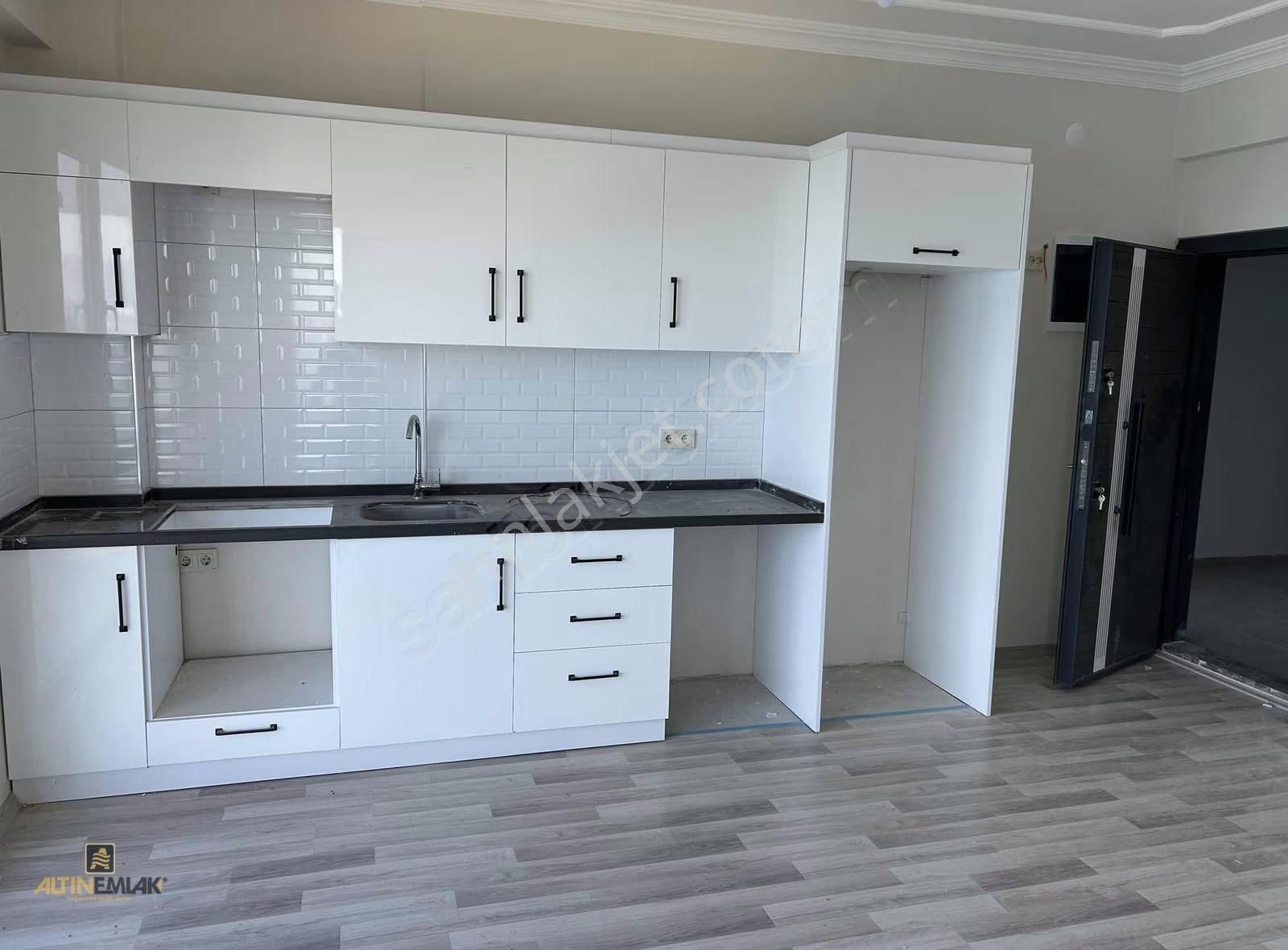 Altın Emlak Trabzonda Satılık 1+1 Daire - Görsel 13