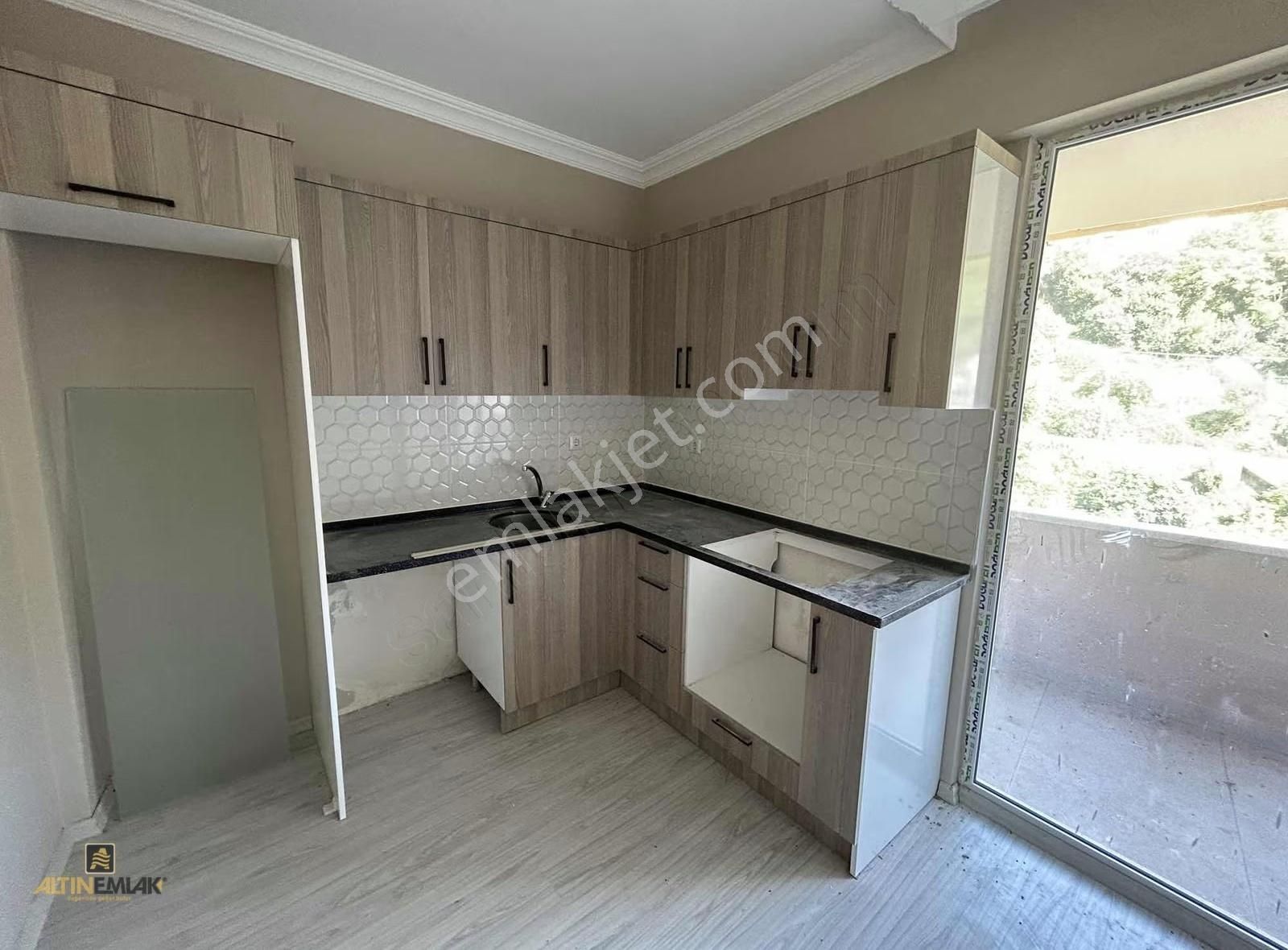 Trabzonda Satılık 6+2 Dubleks Daire(arsa/arazi Takasa Uygun) - Görsel 8