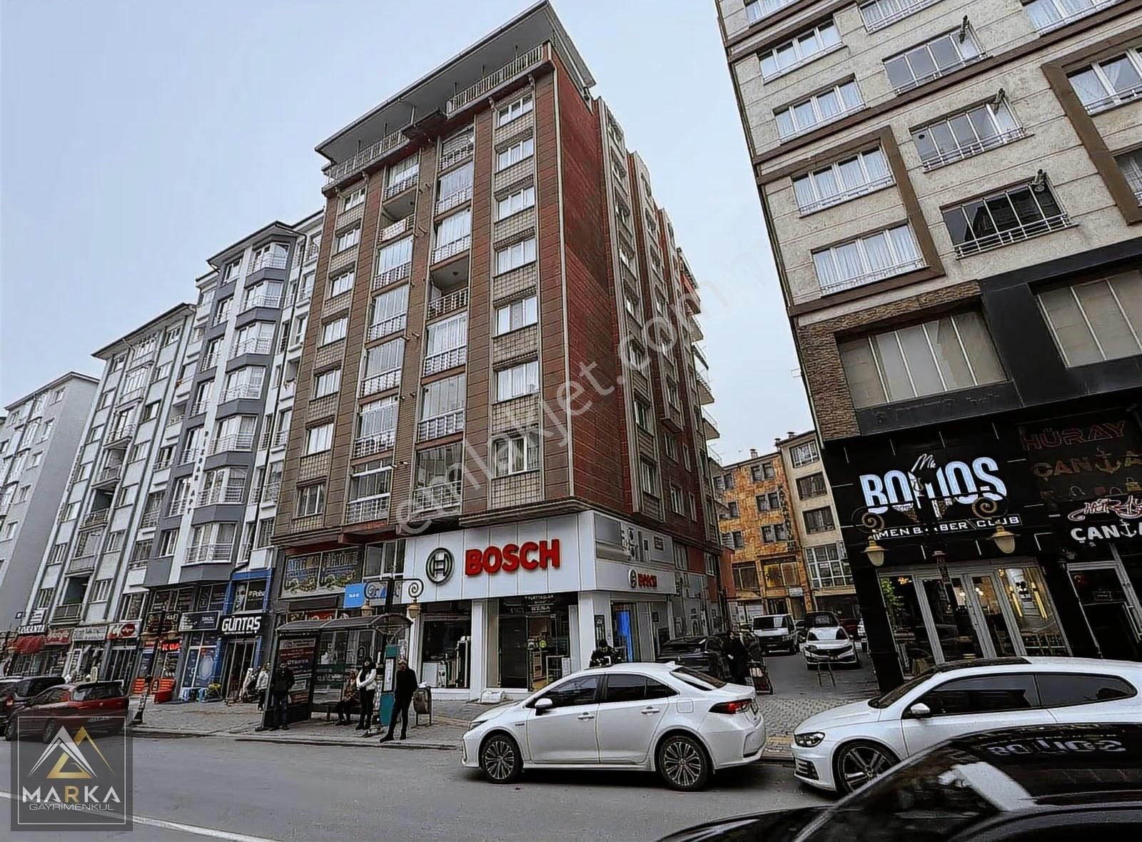 Marka'dan Menderes Caddesi Ara Kat İçi Full Yapılı Kiralık 3+1 - Görsel 28