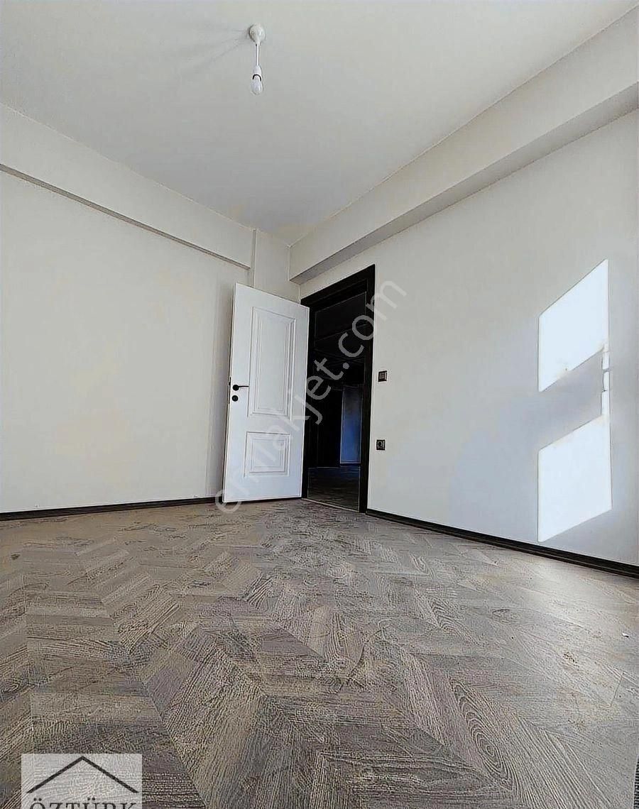 Gülpark Yaşamda Havuzlu Site İçerisinde Yatırımlık 2+1