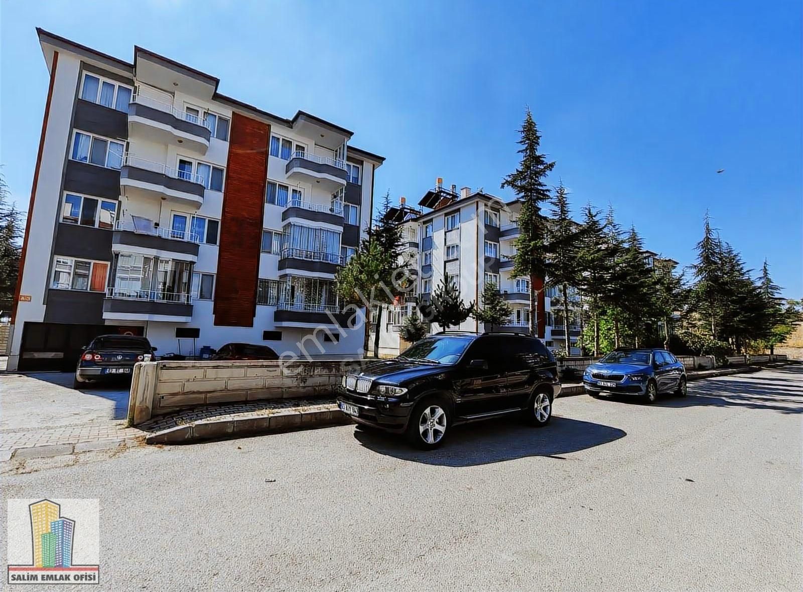 Salim Grp Emlak'tan Site İçerisinde 3+1 Bakımlı Daire