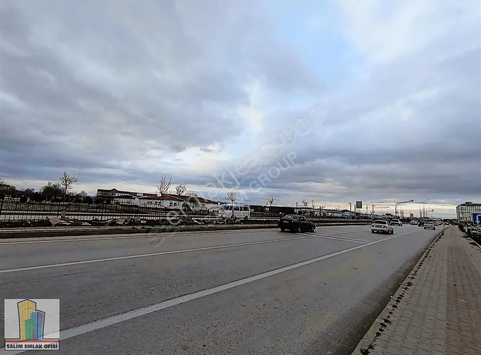 Üniversite Karşısı Ana Yol Ön Cephe Satılık 2+0 Fırsat Daire - Görsel 14