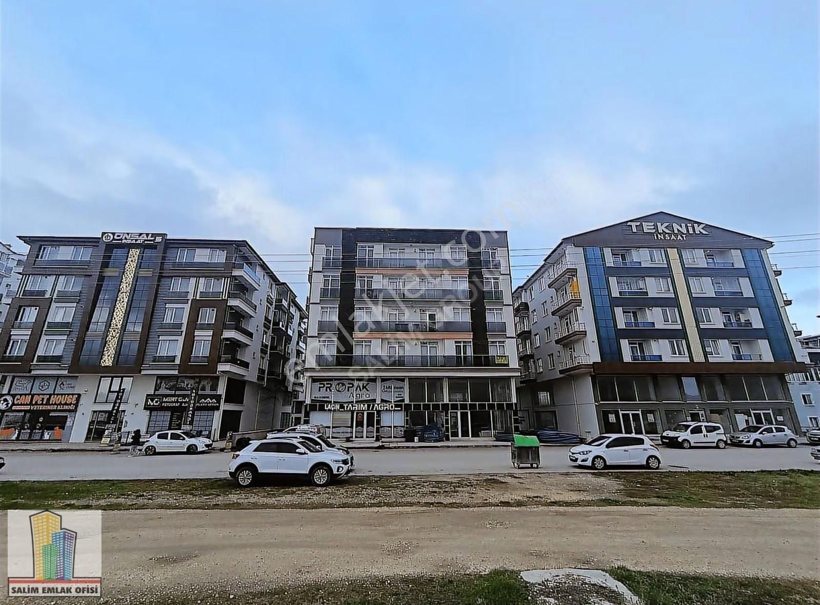 Üniversite Karşısı Ana Yol Ön Cephe Satılık 2+0 Fırsat Daire