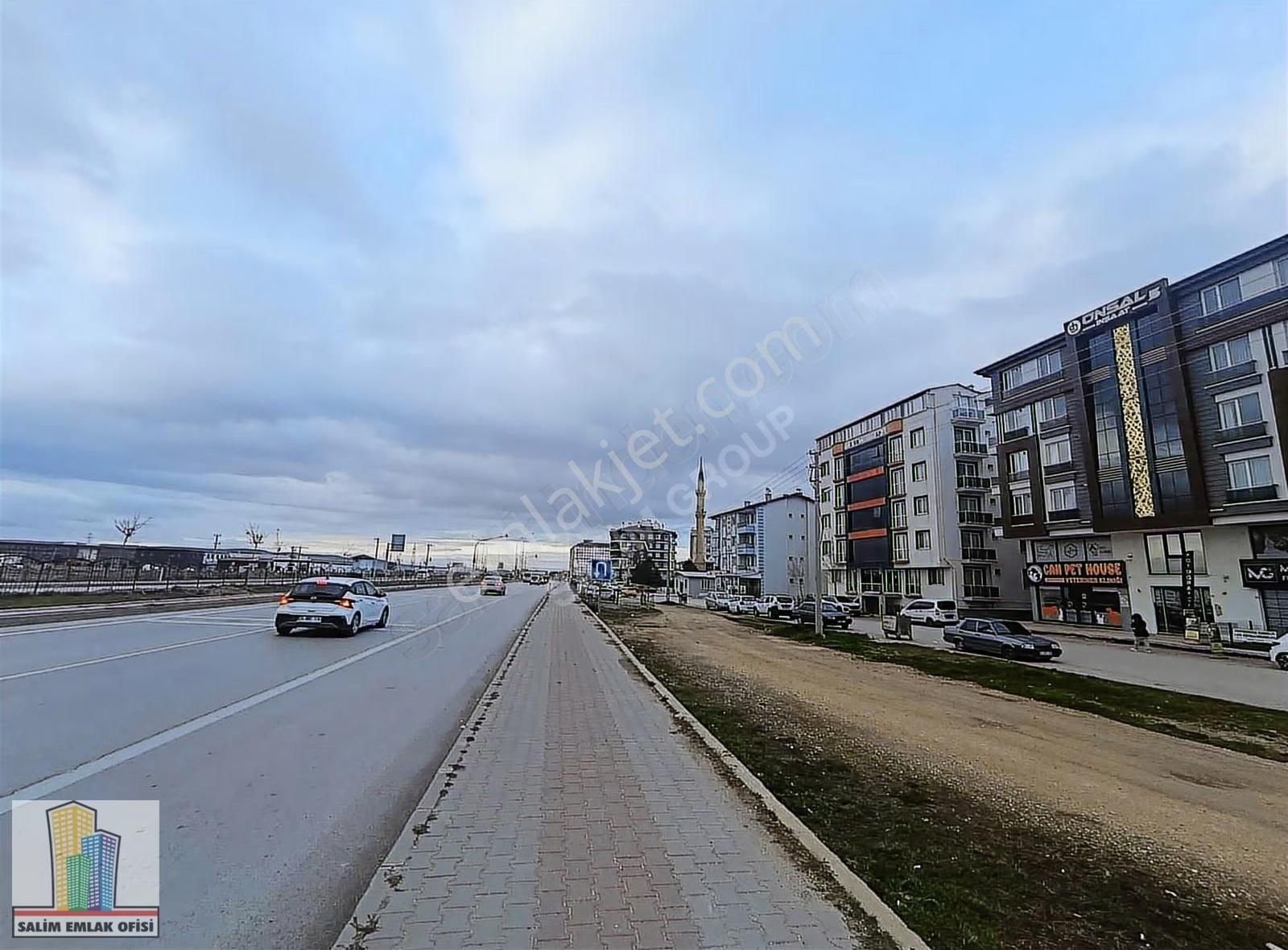 Üniversite Karşısı Ana Yol Ön Cephe Satılık 2+0 Fırsat Daire - Görsel 12