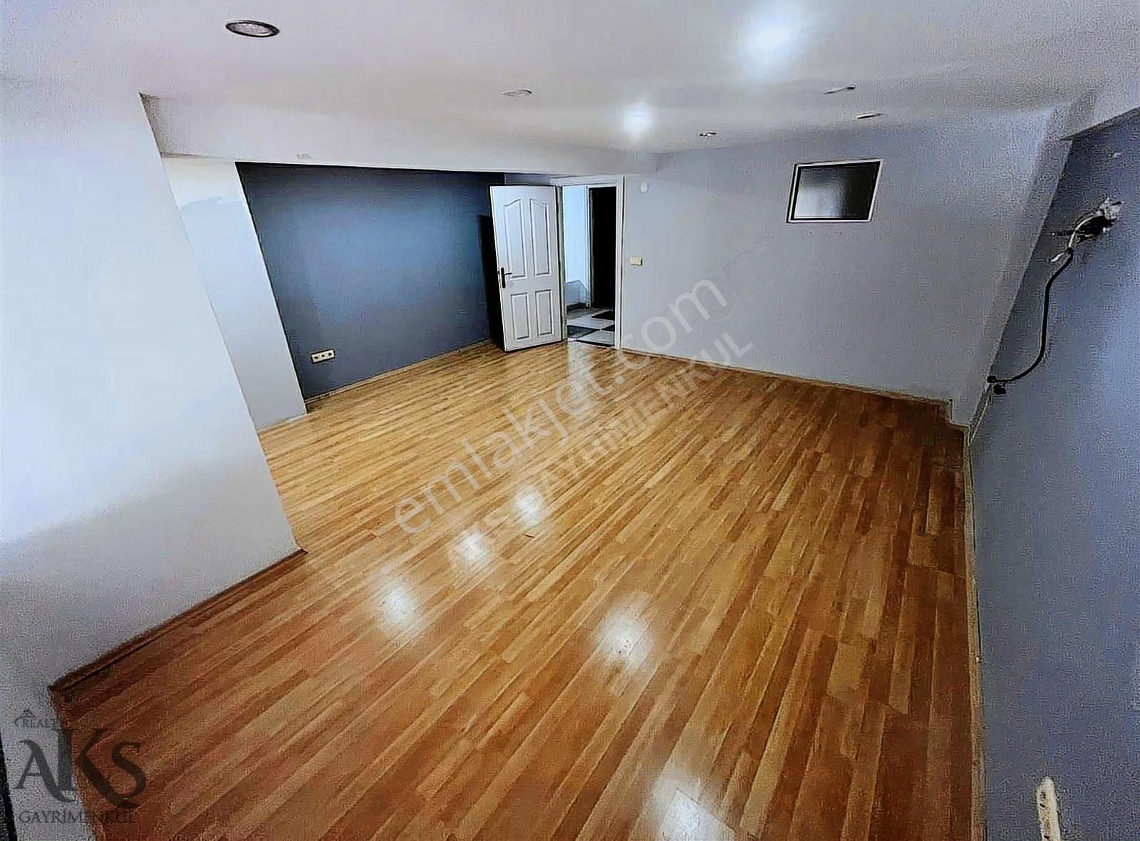 Ana Cadde 100.yıl Bulvarında 100m2 Asma Katlı Satılık Dükkan - Görsel 4