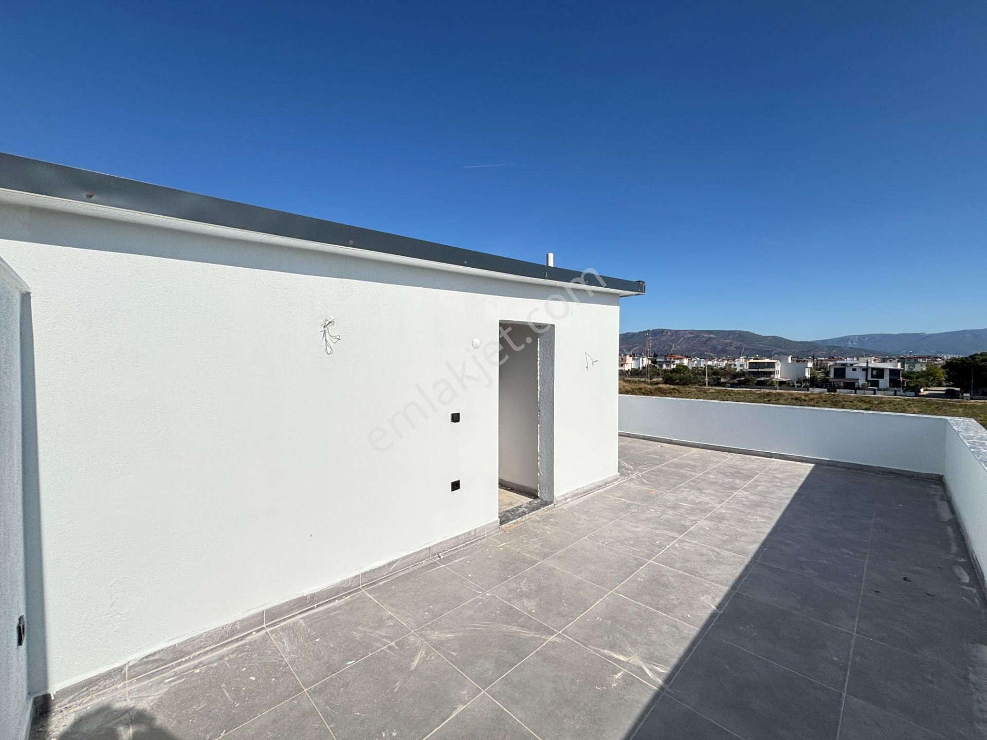 İzmir Seferihisar Cumhuriyet’de Güzel Konuma Sahip 3+1 Tripleks Yazlık Villa - Görsel 33