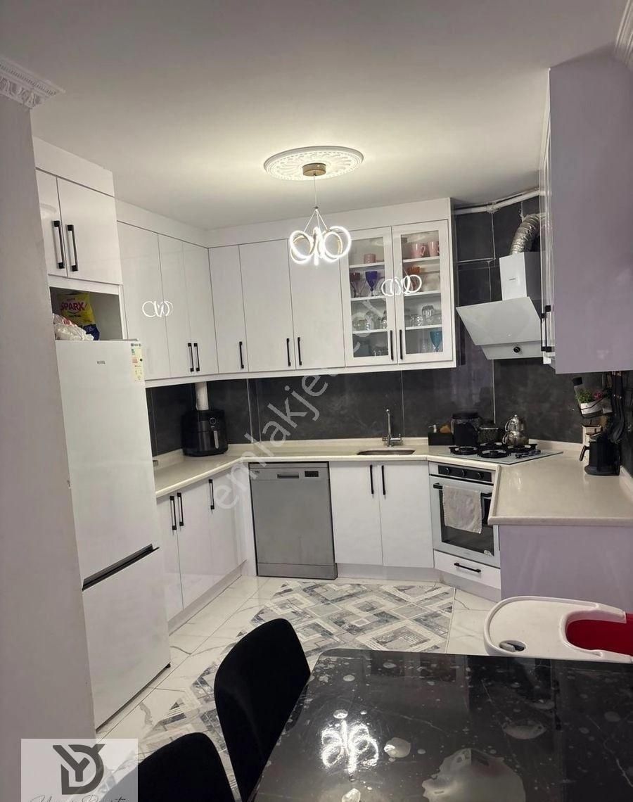 Çakmakta Satılık Geniş Daire - Görsel 12