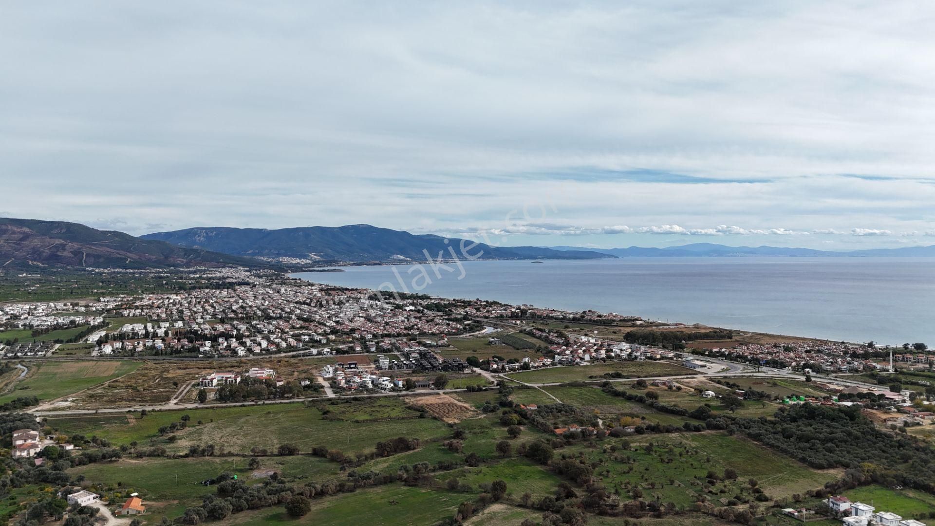 İzmir Seferihisar Atatürk Mahallesinde Deniz Manzaralı 300 M2 Arsa