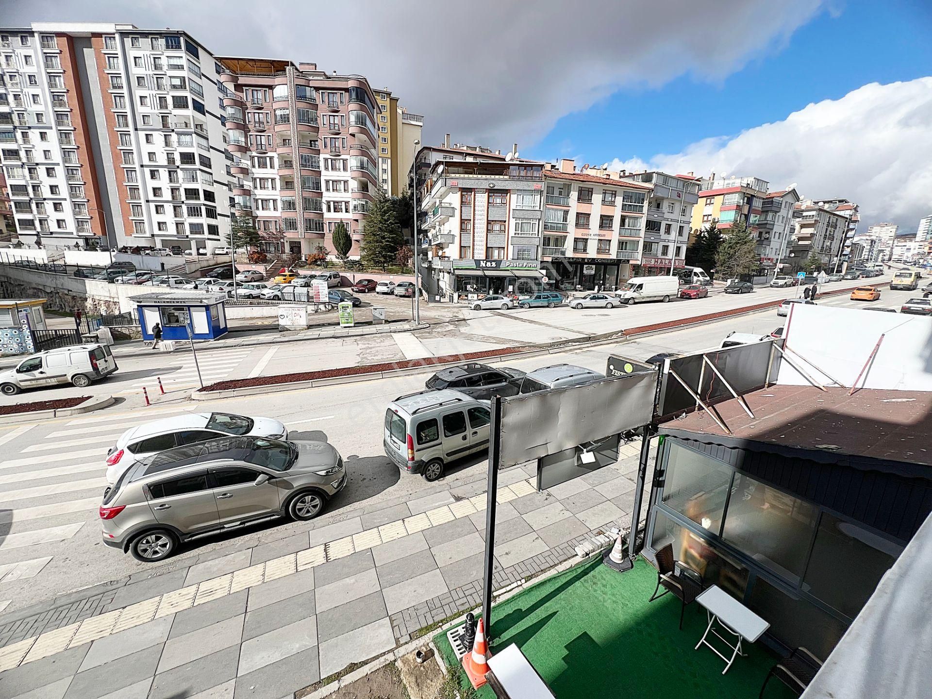 Cihan'dan Pamuklar Mahallesinde Cadde Üzerinde 3+1 Satılık Daire