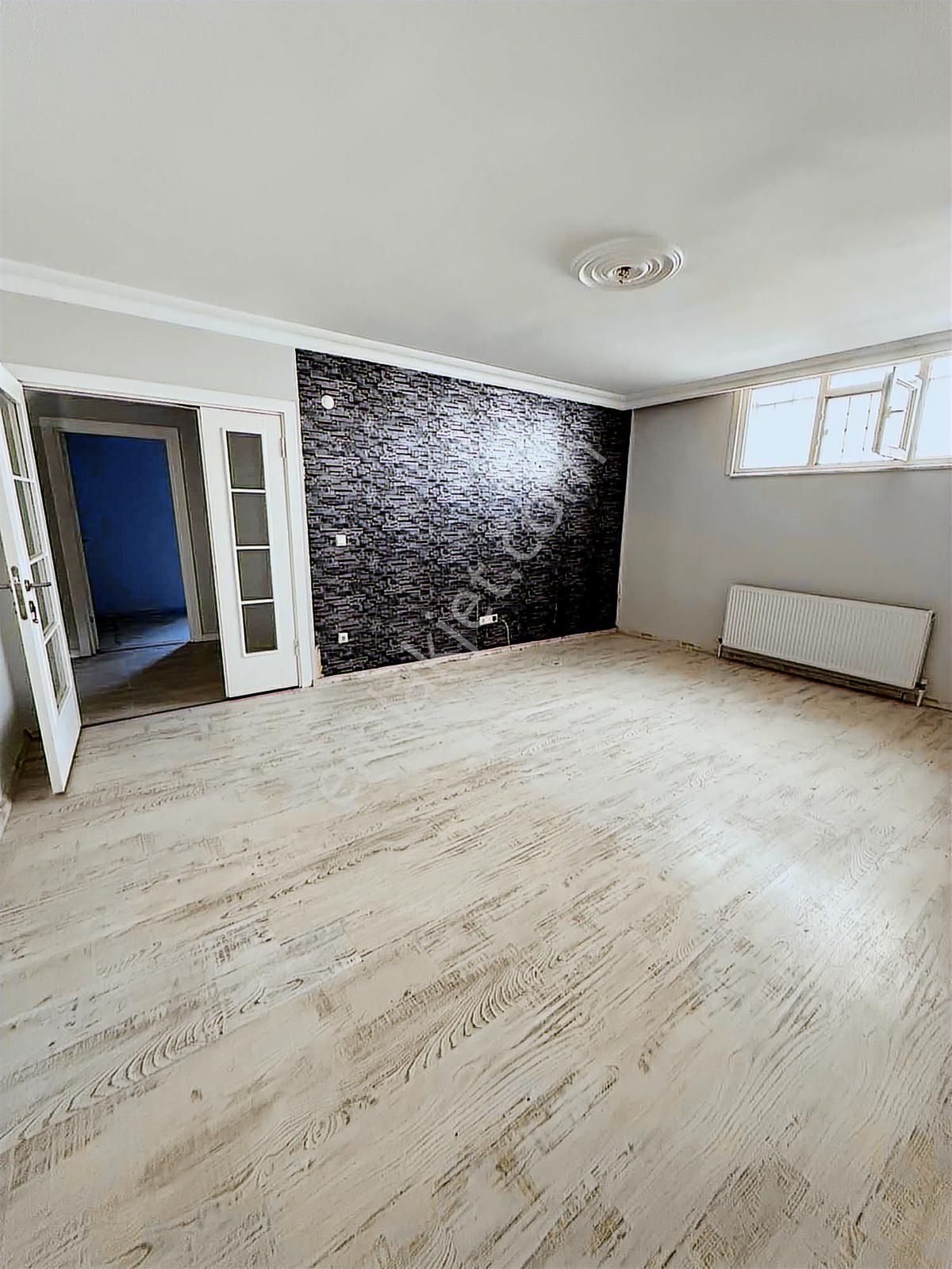 Kavaklıda Satılık 3,5 +1 140 M2 Krediye Uygun Hazır Daire