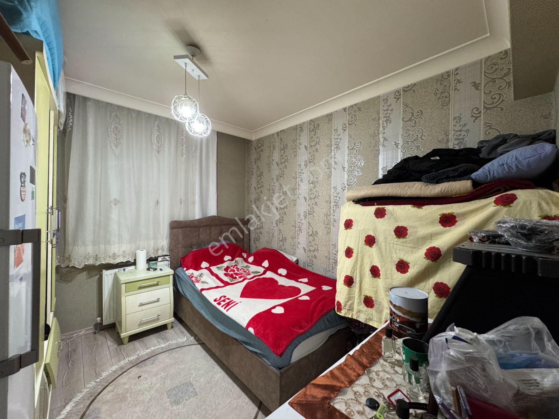 Pursaklar Mehmet Zengin Emlak'tan 1.kat 3+1 Asansörlü Kapalı Otoparklı Yapılı Masrafsız Daire - Görsel 16