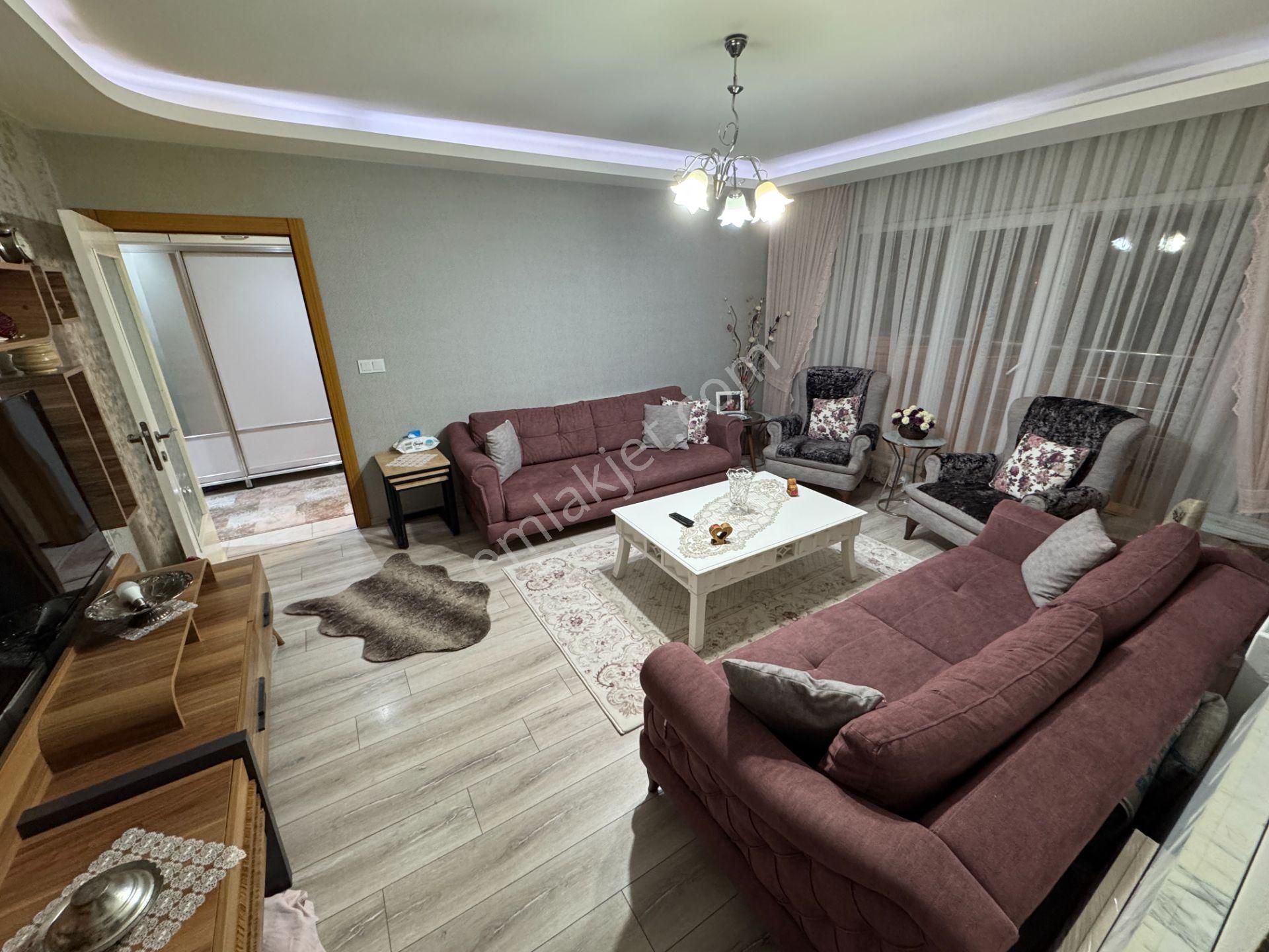 Pursaklar Mehmet Zengin Emlak'tan 1.kat 3+1 Asansörlü Kapalı Otoparklı Yapılı Masrafsız Daire - Görsel 11