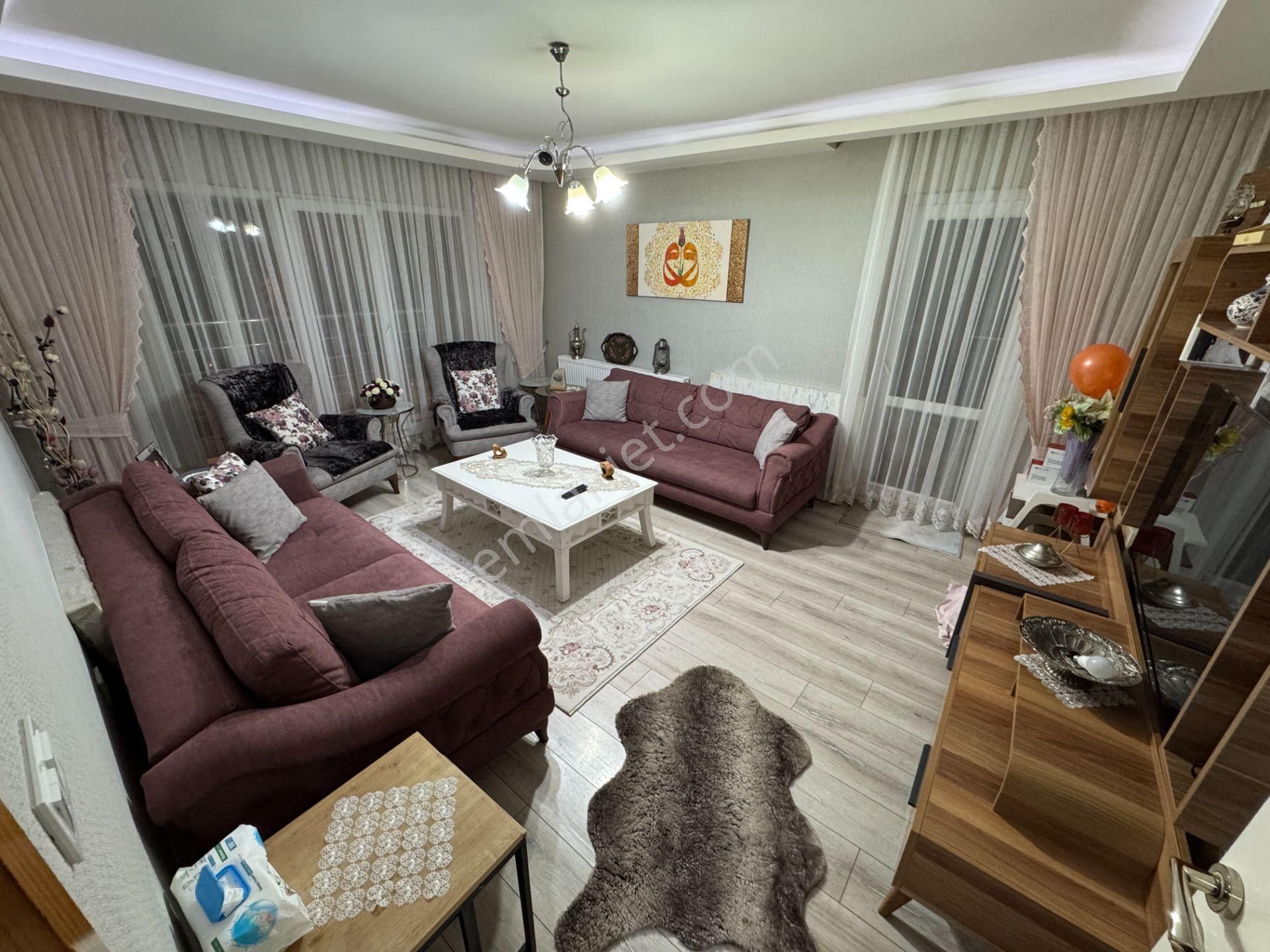 Pursaklar Mehmet Zengin Emlak'tan 1.kat 3+1 Asansörlü Kapalı Otoparklı Yapılı Masrafsız Daire - Görsel 7