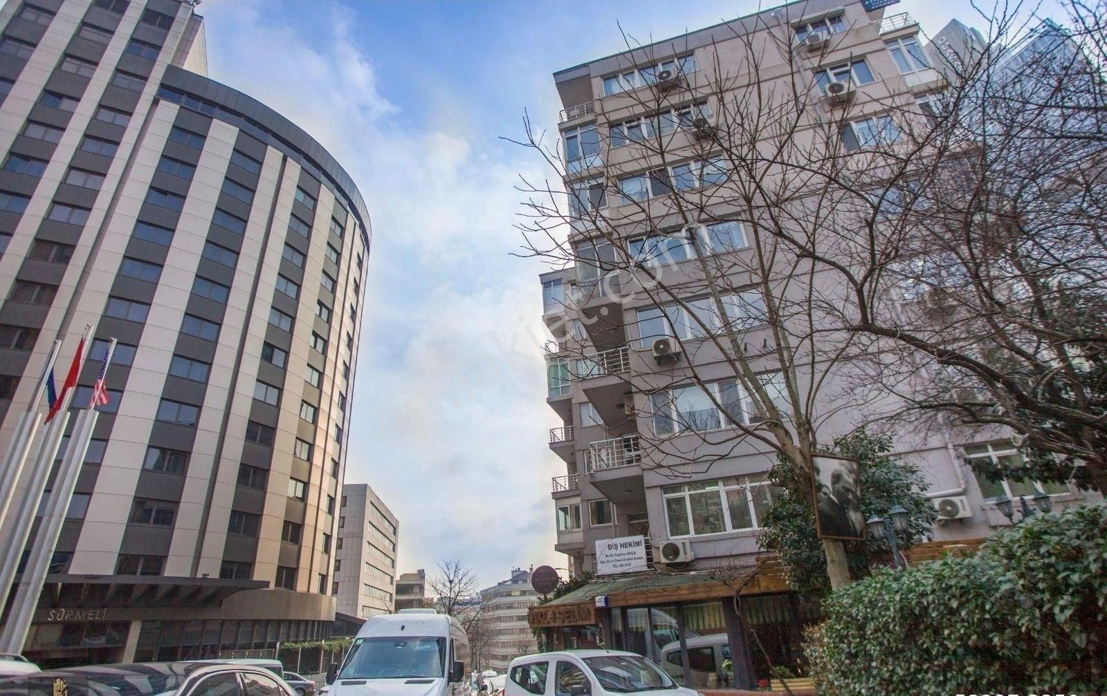 Gayrettepe'de Merkezi Konumda Kiralık Dükkan - Görsel 12