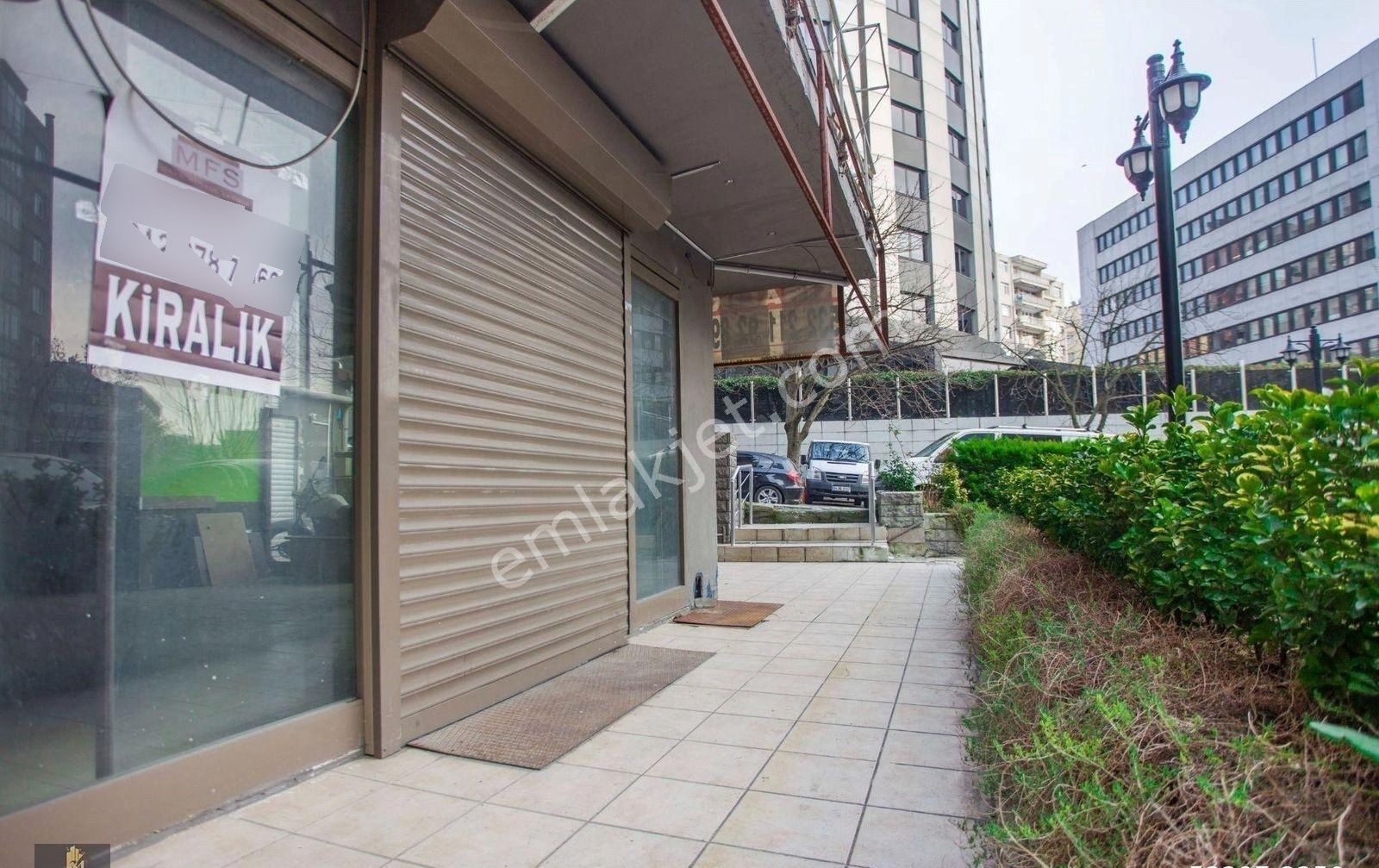 Gayrettepe'de Merkezi Konumda Kiralık Dükkan - Görsel 5