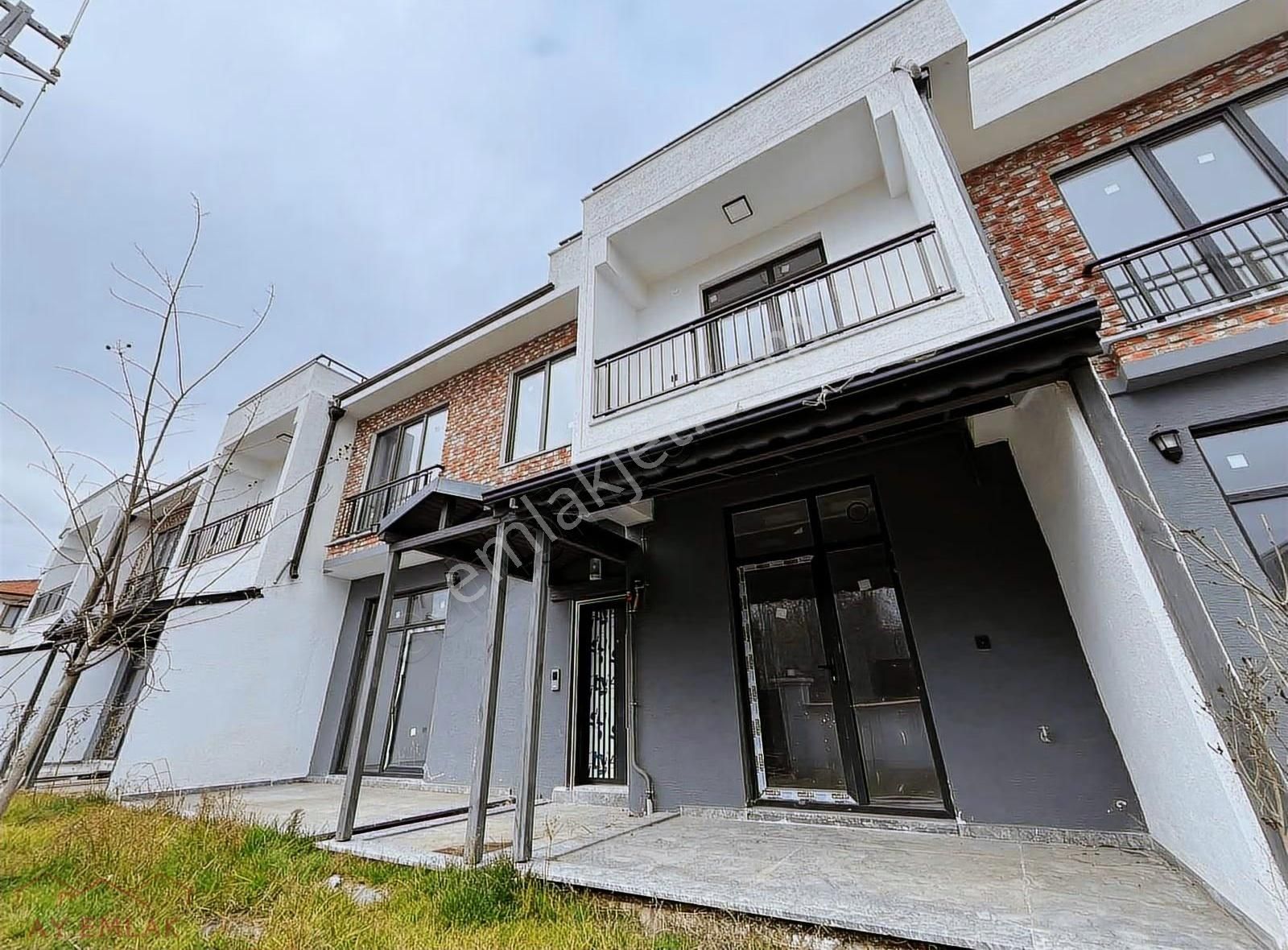 Çarşı Merkezde Mutfak Ayrı Sıfır 5+1 Ultra Lüks Villa.! - Görsel 18