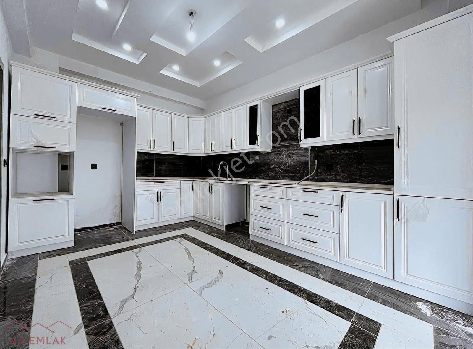 Çarşı Merkezde Mutfak Ayrı Sıfır 5+1 Ultra Lüks Villa.! - Görsel 6