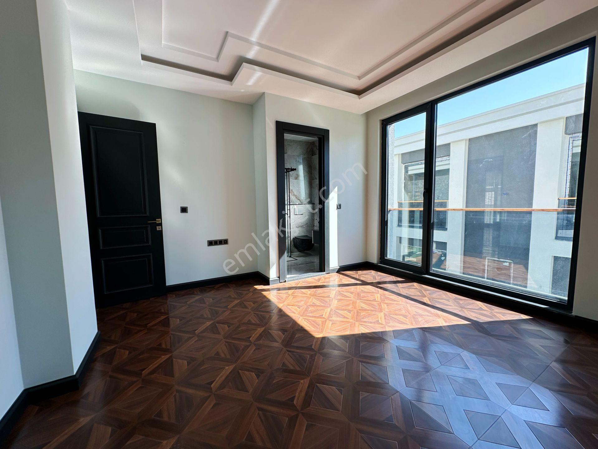 Pursakların Mehmet Zengin'den Site İçinde Kapalı Oto Parklı Bahçeli Villa 2 Kat 4+1 Şık Modern - Görsel 28