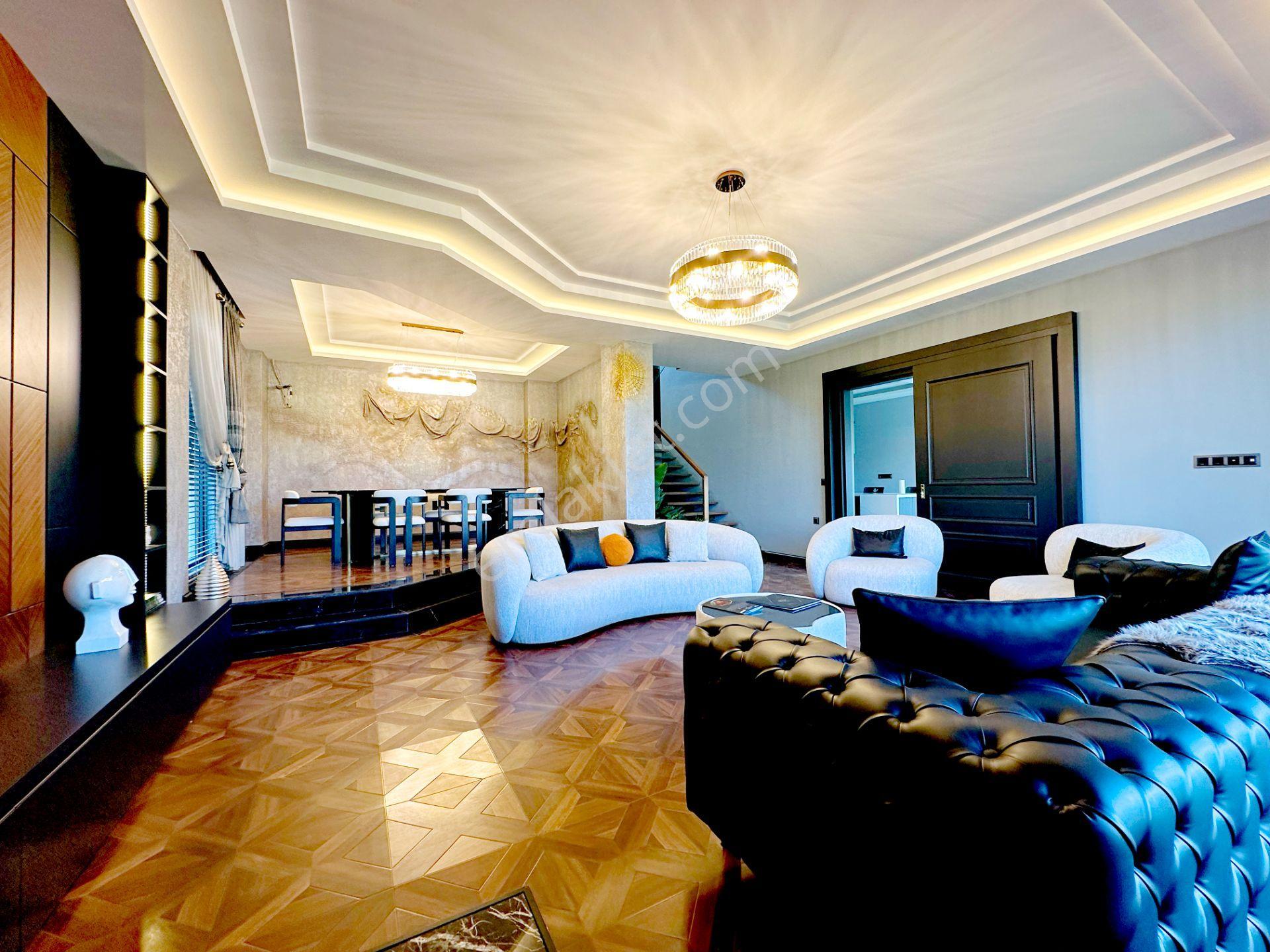 Pursakların Mehmet Zengin'den Site İçinde Kapalı Oto Parklı Bahçeli Villa 2 Kat 4+1 Şık Modern - Görsel 7