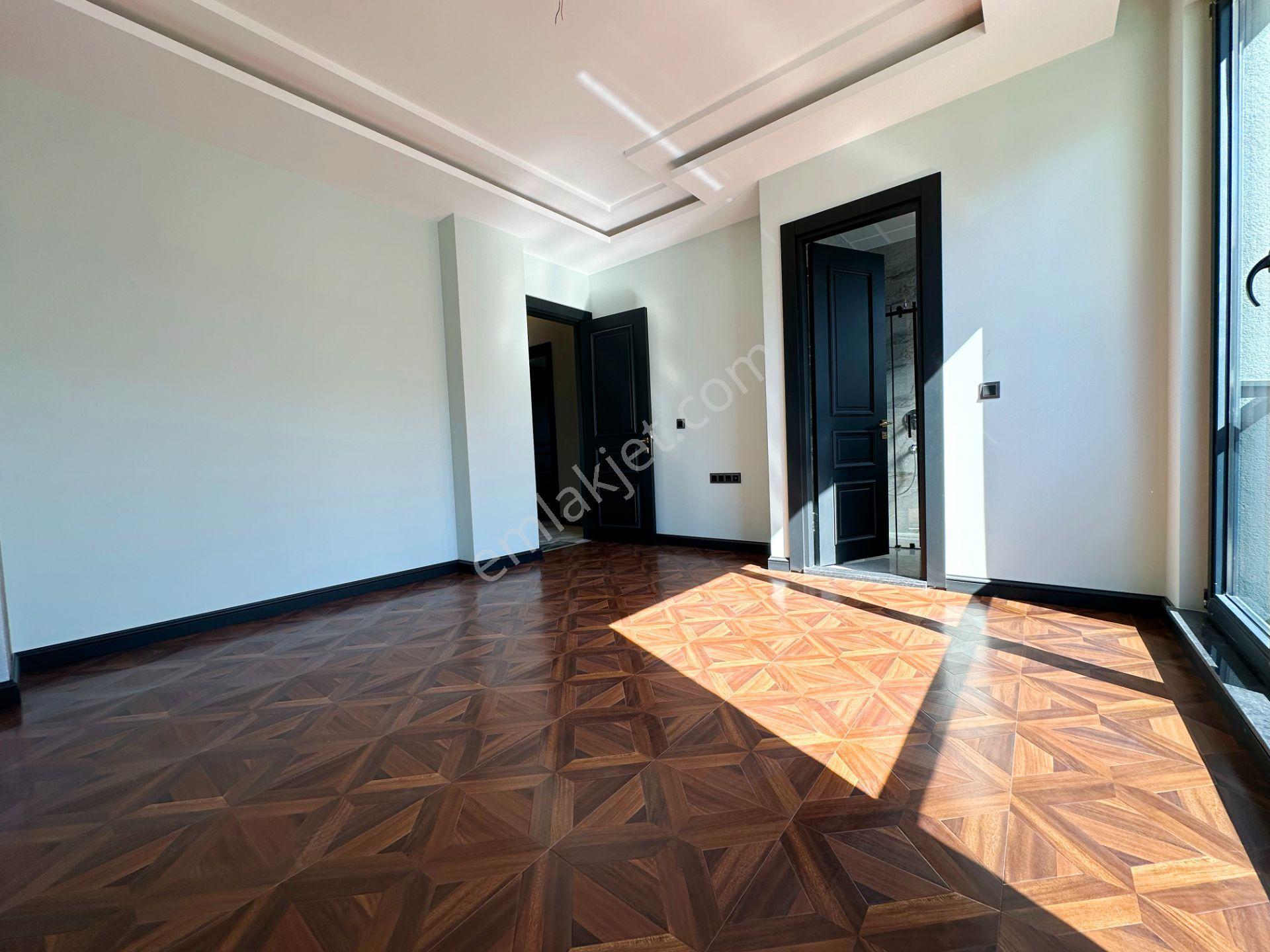 Pursakların Mehmet Zengin'den Site İçinde Kapalı Oto Parklı Bahçeli Villa 2 Kat 4+1 Şık Modern - Görsel 29