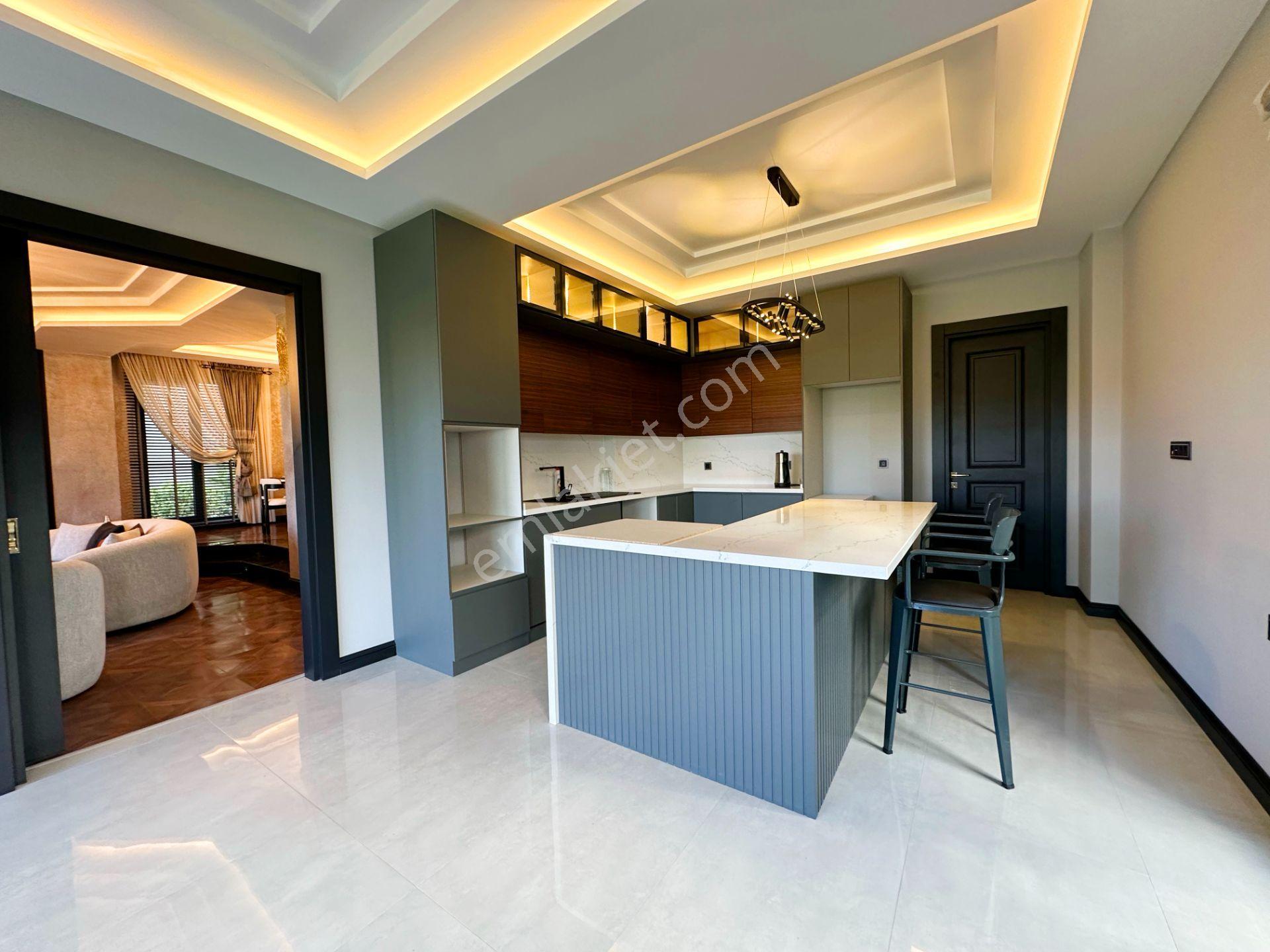 Pursakların Mehmet Zengin'den Site İçinde Kapalı Oto Parklı Bahçeli Villa 2 Kat 4+1 Şık Modern - Görsel 42