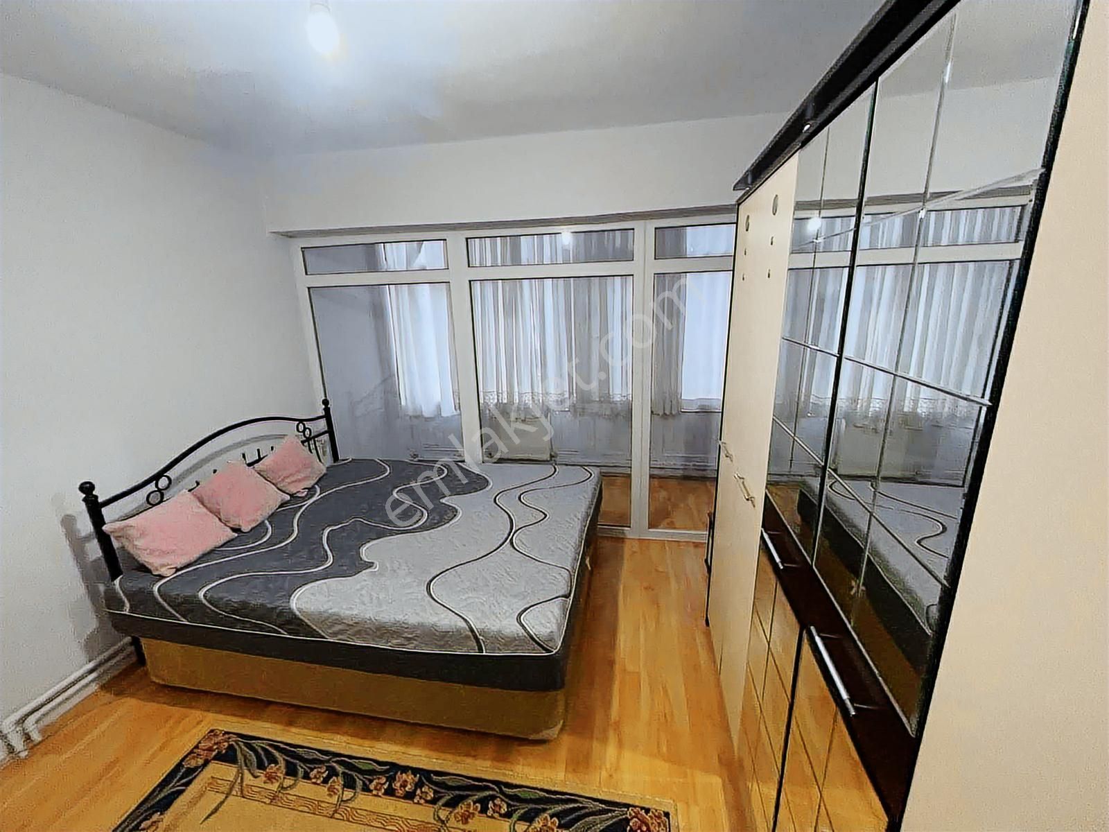 Hastane Metro İstasyonuna Beş Dakika Mesafede Eşyalı 3+1 - Görsel 14