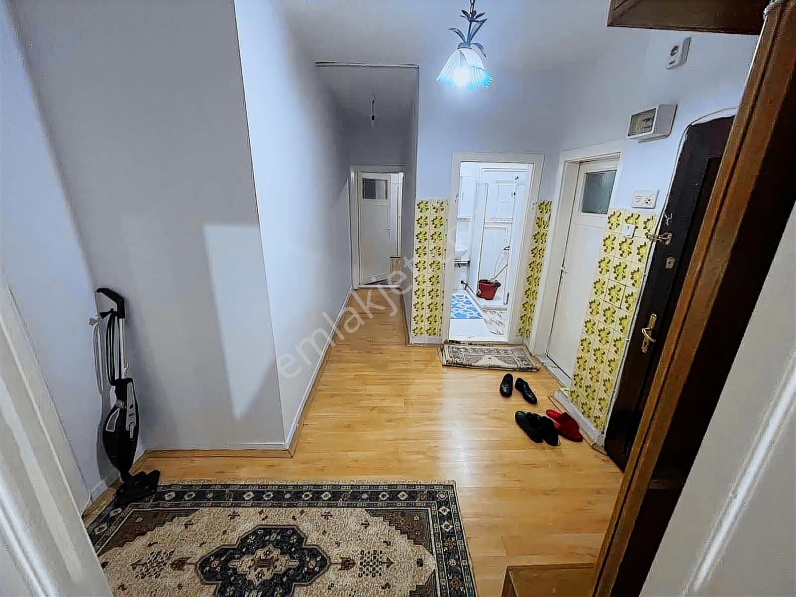 Hastane Metro İstasyonuna Beş Dakika Mesafede Eşyalı 3+1 - Görsel 23