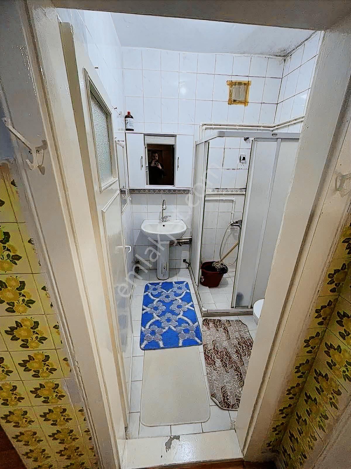 Hastane Metro İstasyonuna Beş Dakika Mesafede Eşyalı 3+1 - Görsel 6