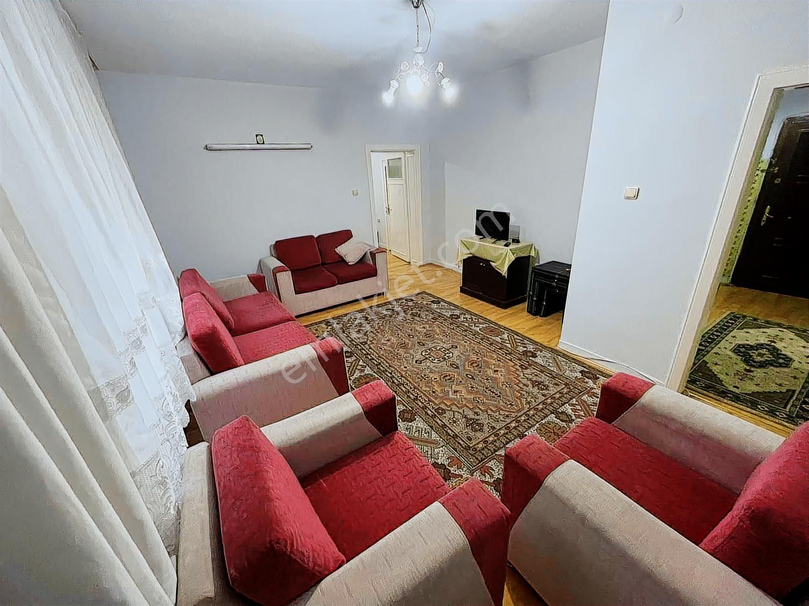 Hastane Metro İstasyonuna Beş Dakika Mesafede Eşyalı 3+1 - Görsel 18